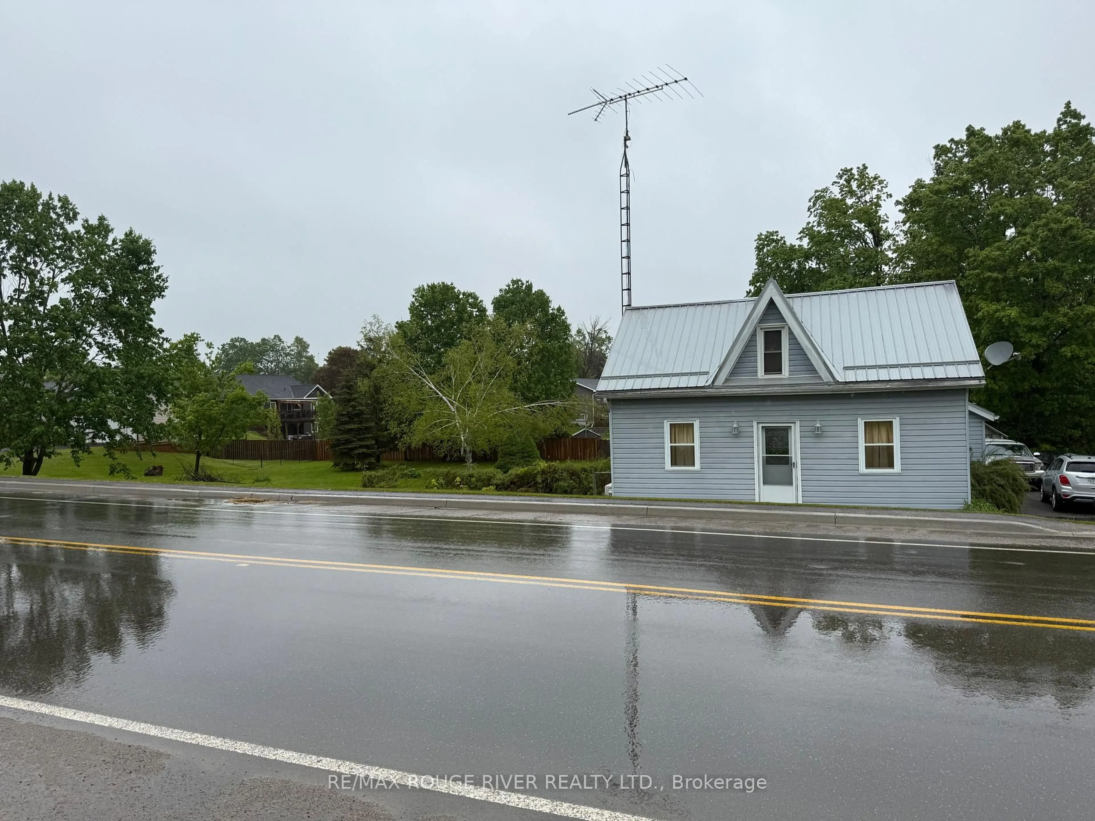 A pic from outside/outdoor area/front of a property/back of a property/a pic from drone, street for 2435 Queen Mary St, Cavan Monaghan Ontario L0A 1C0
