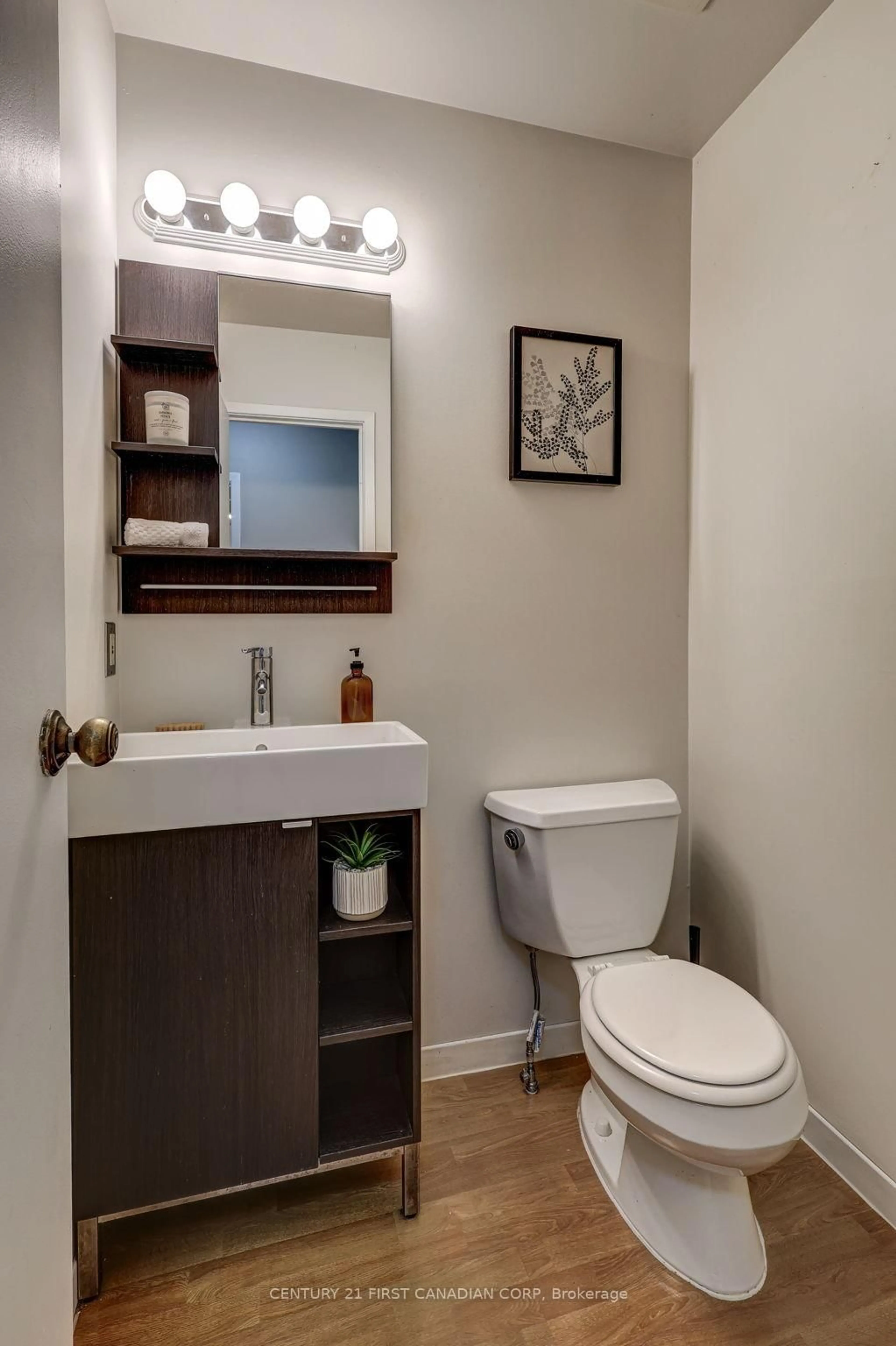 Standard bathroom, unknown for 75 ANSONDALE Rd #21, London South Ontario N6C 5W3