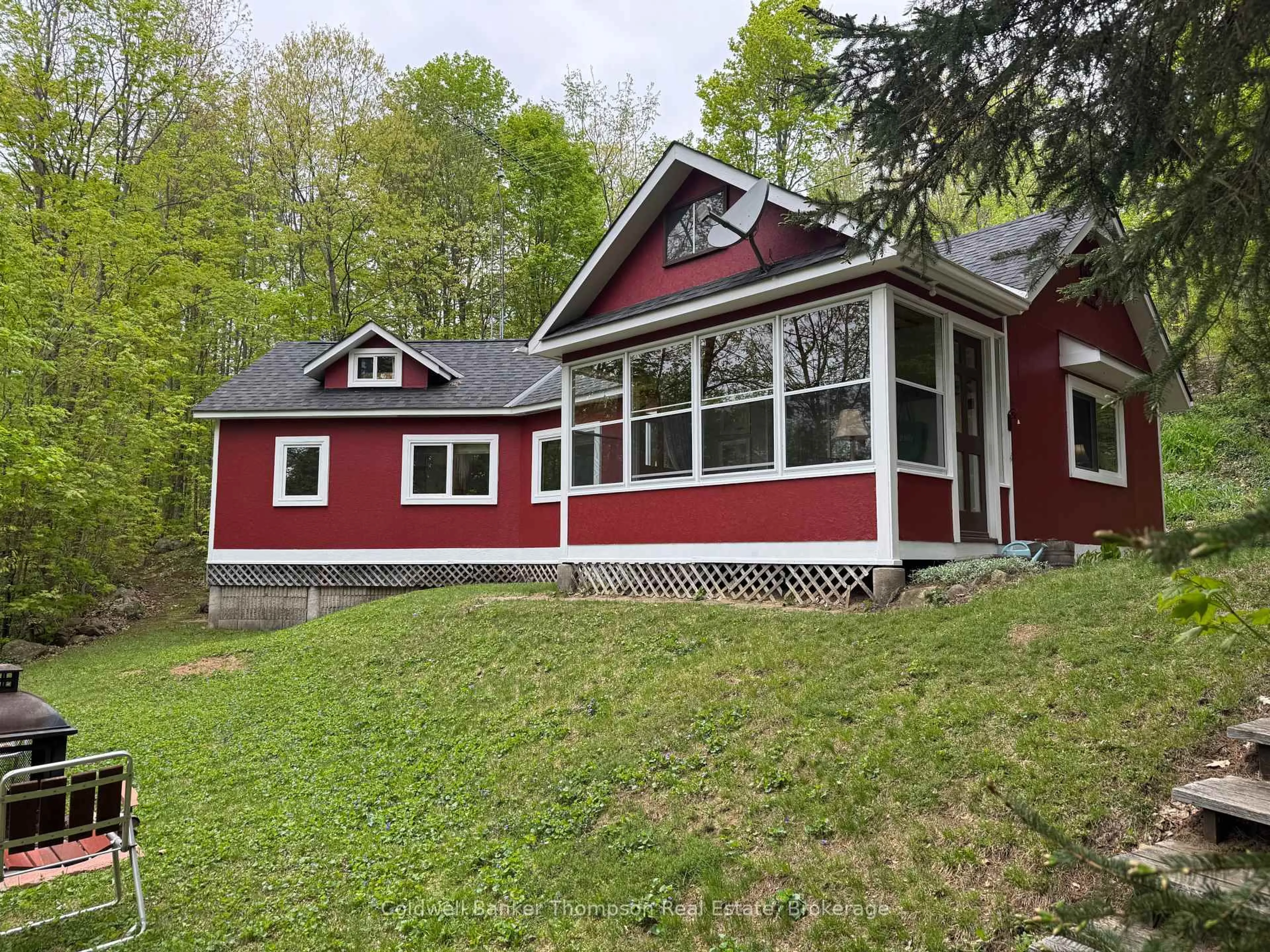 Home with vinyl exterior material, unknown for 28 Spruce Lane, Perry Ontario P0A 1J0