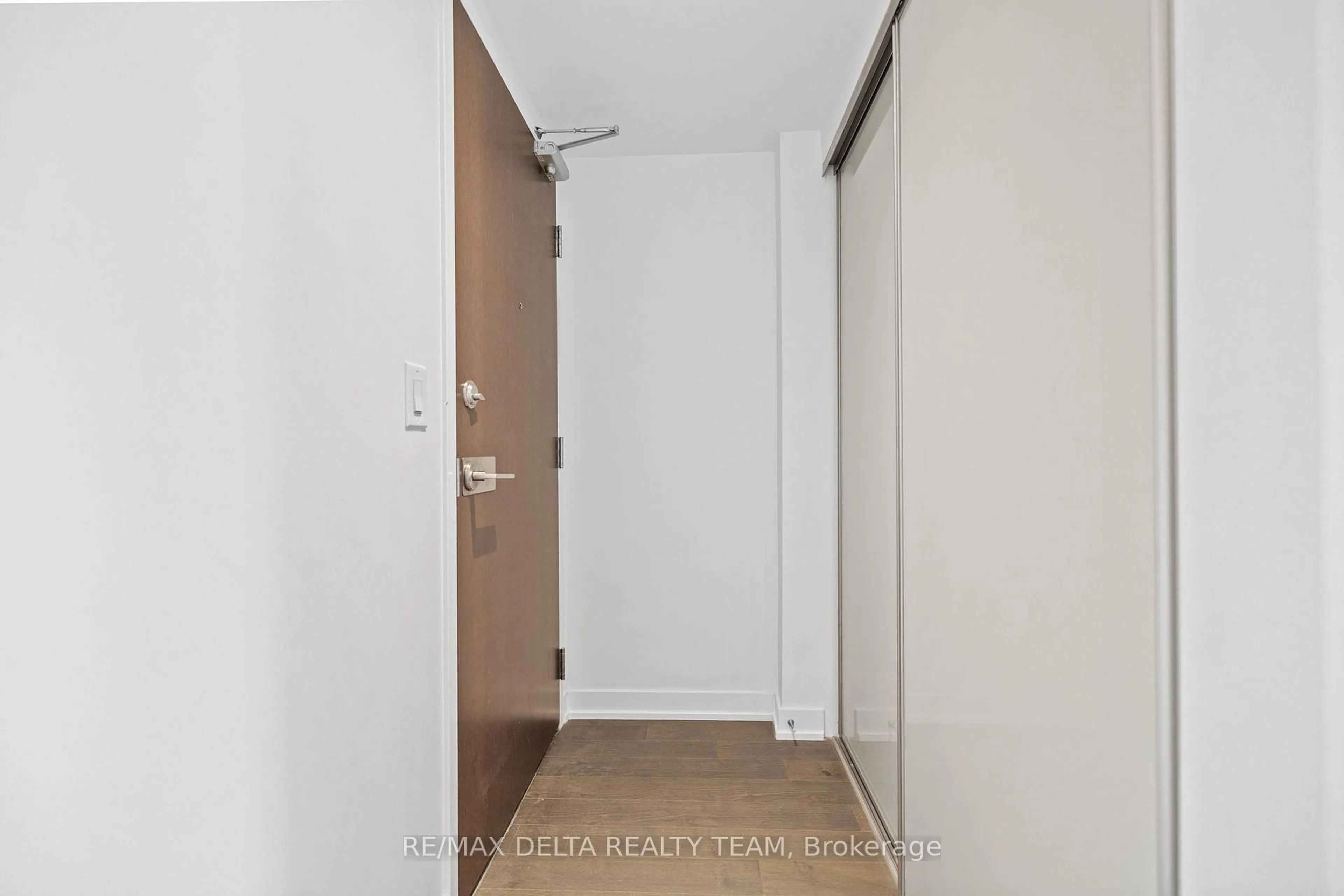 Indoor entryway for 199 Slater St #2017, Ottawa Ontario K1P 0C8