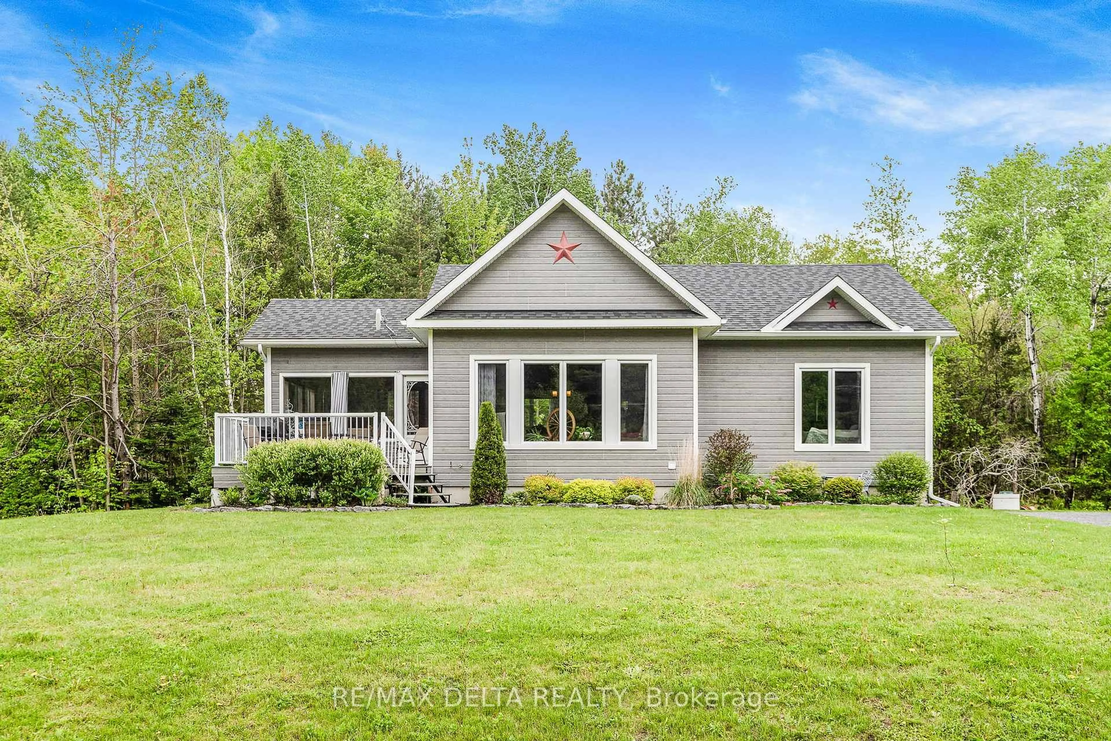Home with vinyl exterior material, unknown for 512 Ch Boundary Rd, Alfred and Plantagenet Ontario K0B 1L0