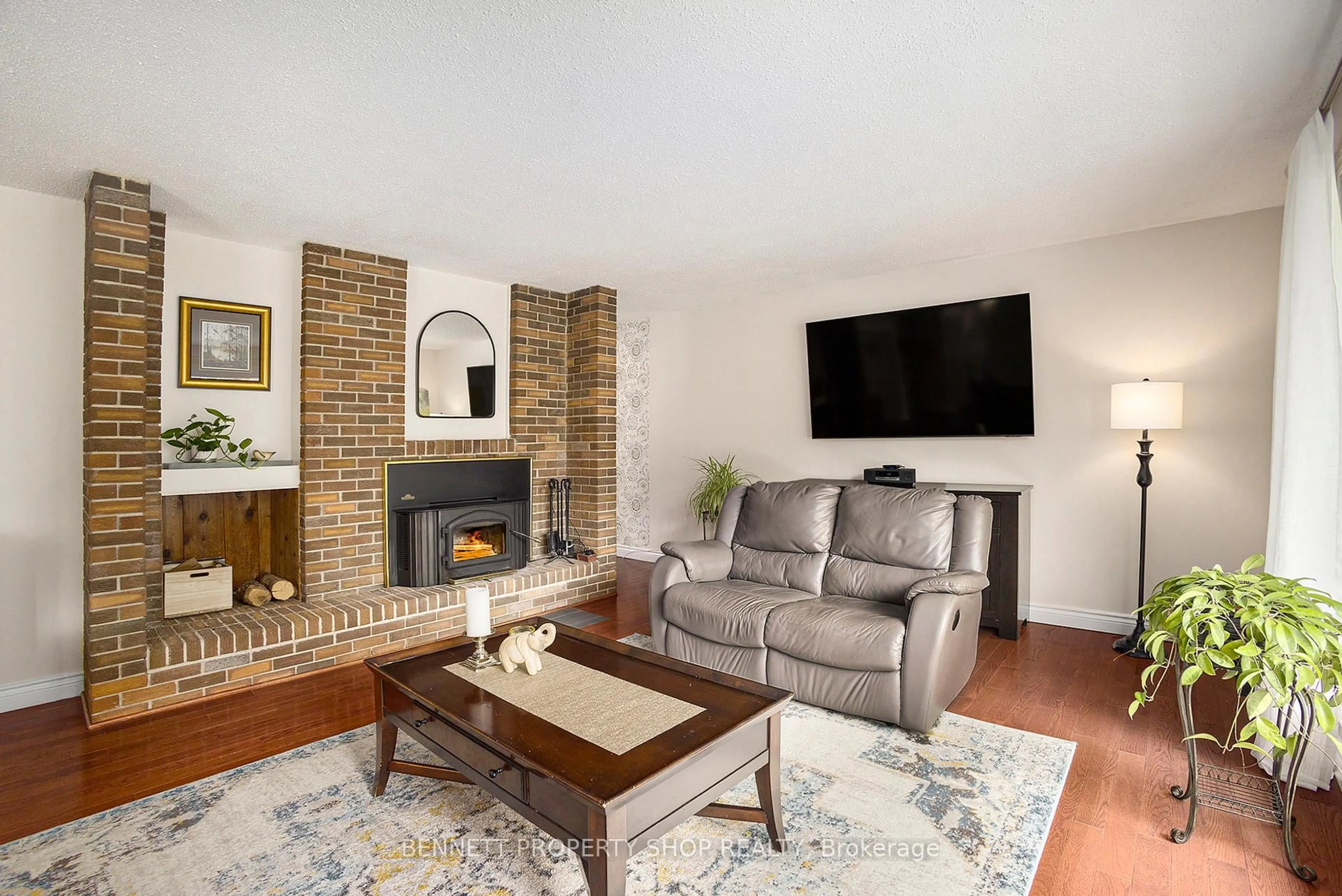 Living room with furniture, unknown for 3089 Old Almonte Rd, Carp Ontario K0A 1L0