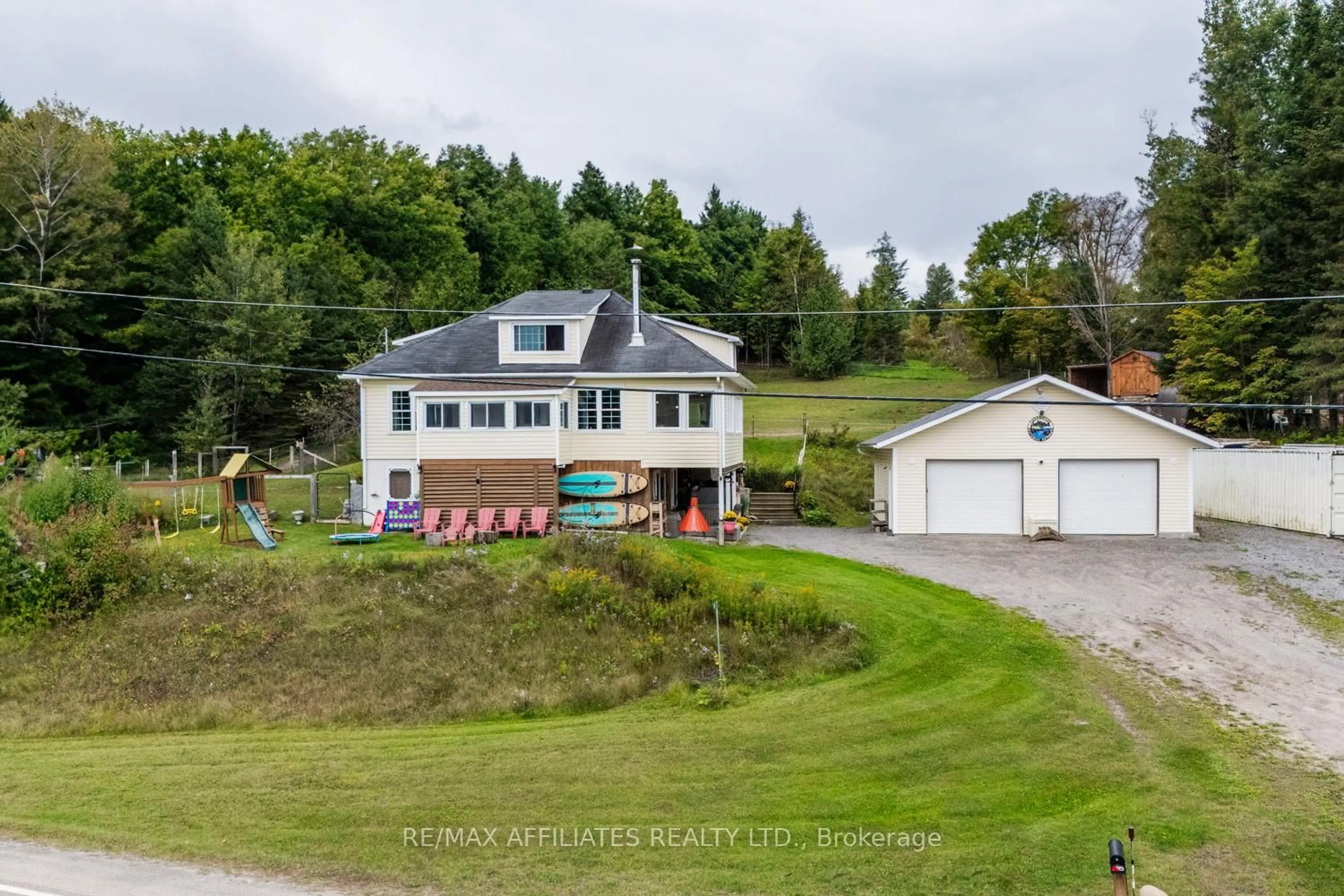 A pic from outside/outdoor area/front of a property/back of a property/a pic from drone, water/lake/river/ocean view for 5601 Centennial Lake Rd, Griffith Ontario K0J 2R0
