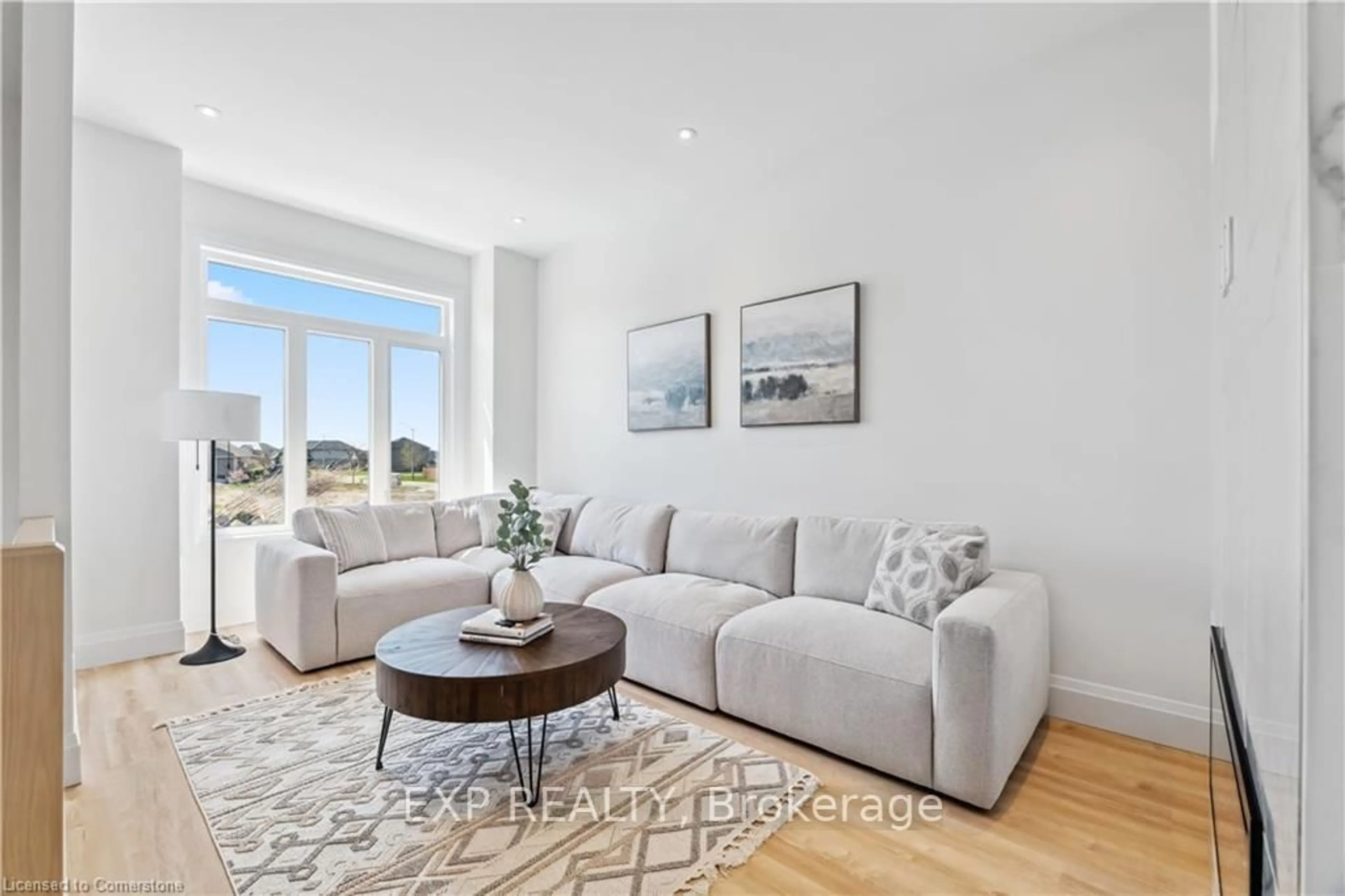 Living room with furniture, unknown for 174 PIKE CREEK Dr, Haldimand Ontario N0A 1E0