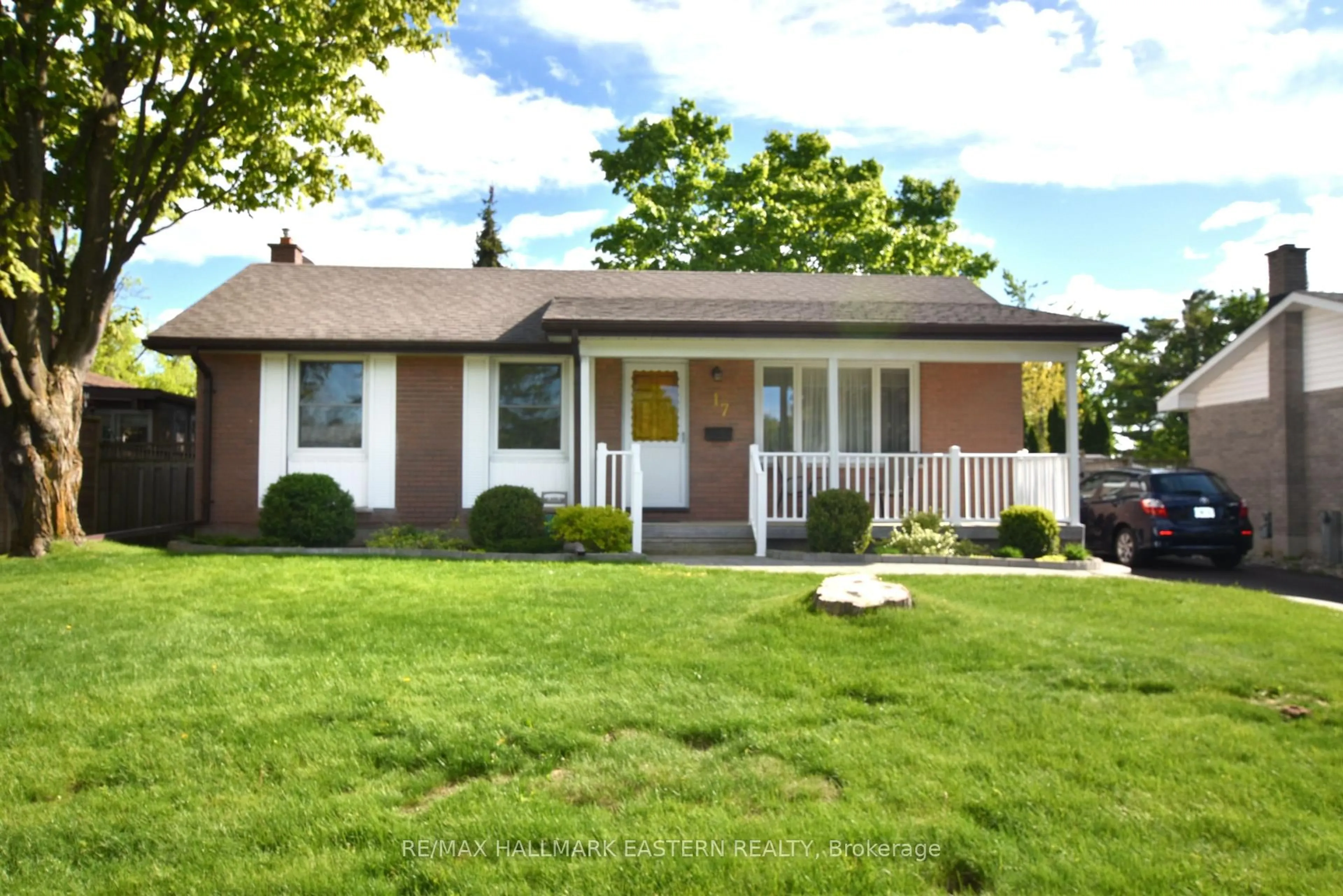 Home with vinyl exterior material, street for 17 Trillium Lane, Peterborough North Ontario K9H 6J5
