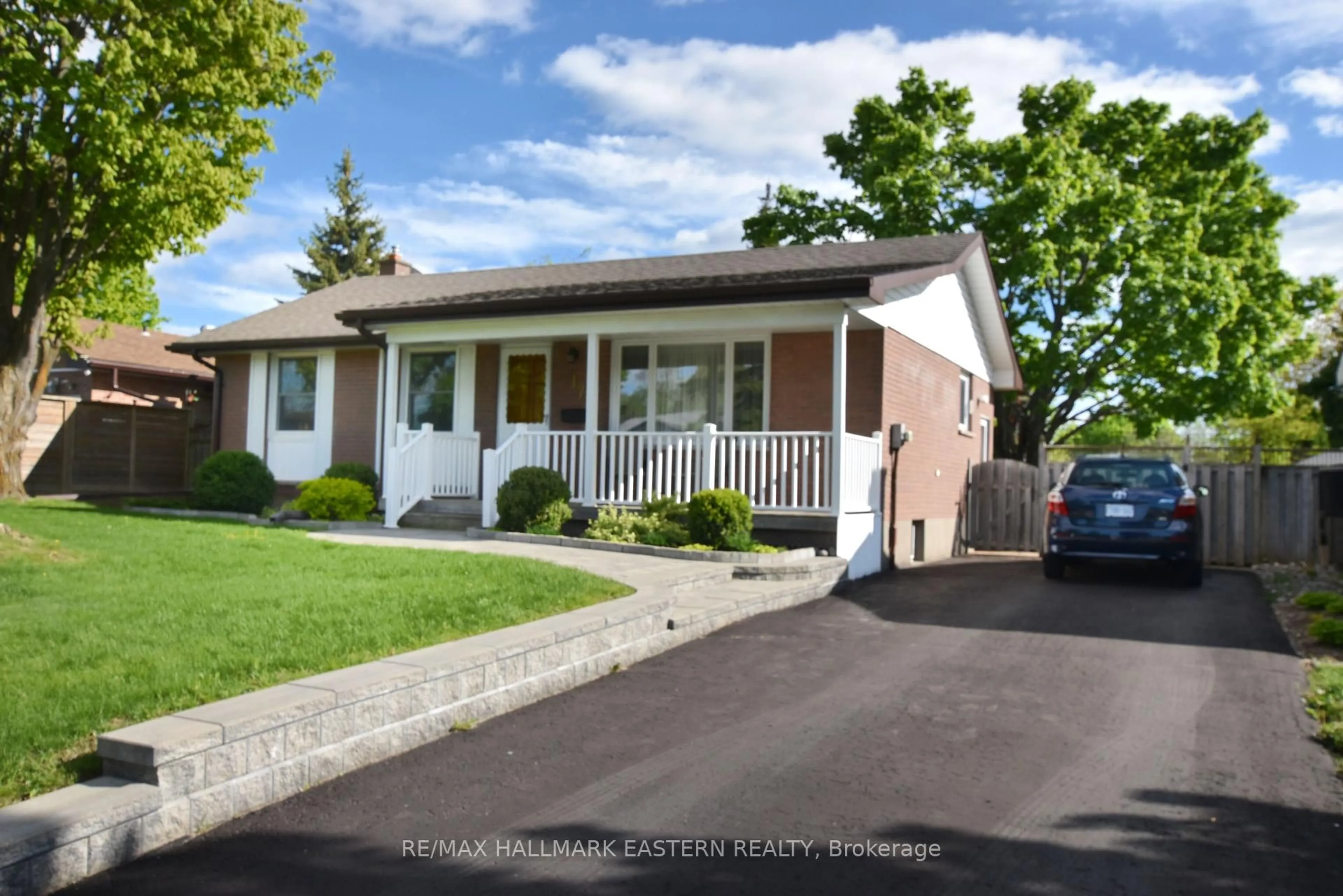 Home with vinyl exterior material, street for 17 Trillium Lane, Peterborough North Ontario K9H 6J5