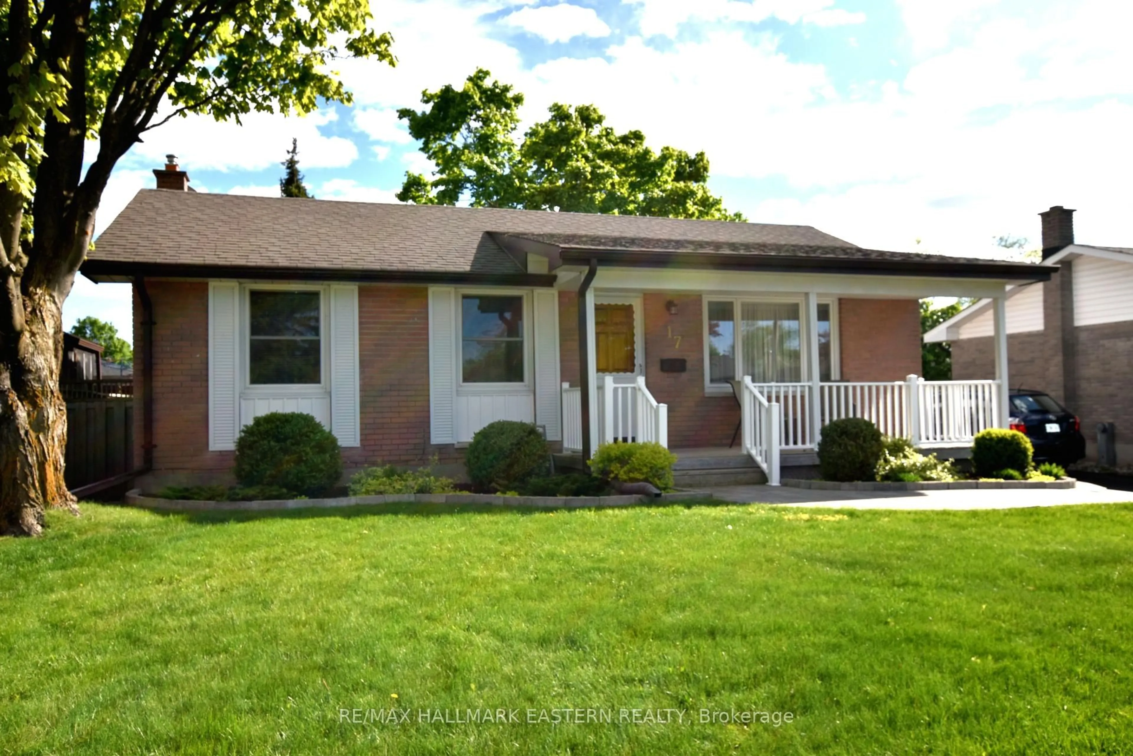 Home with vinyl exterior material, street for 17 Trillium Lane, Peterborough North Ontario K9H 6J5