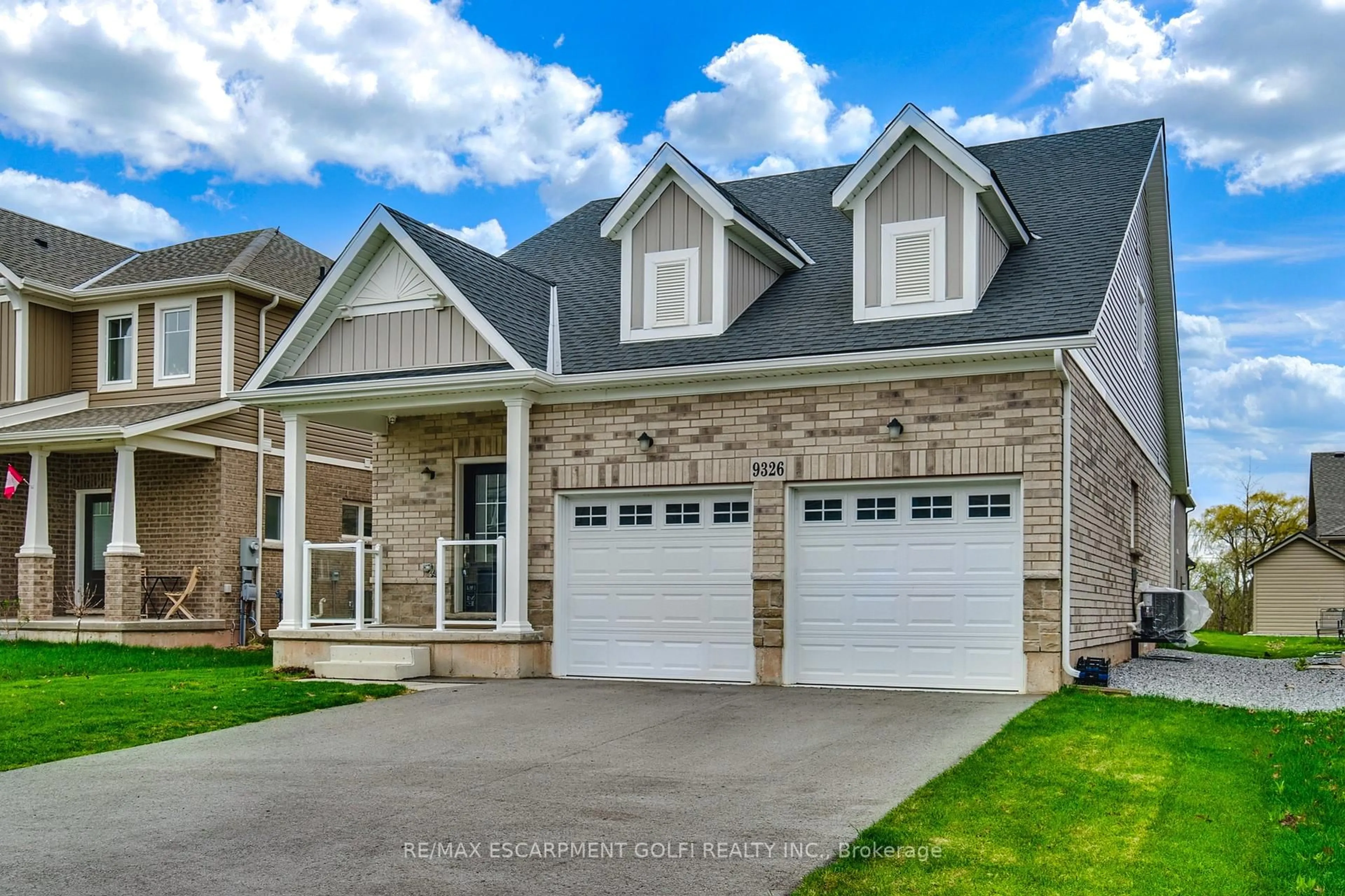 Home with brick exterior material, street for 9326 White Oak Ave, Niagara Falls Ontario L2G 3P6