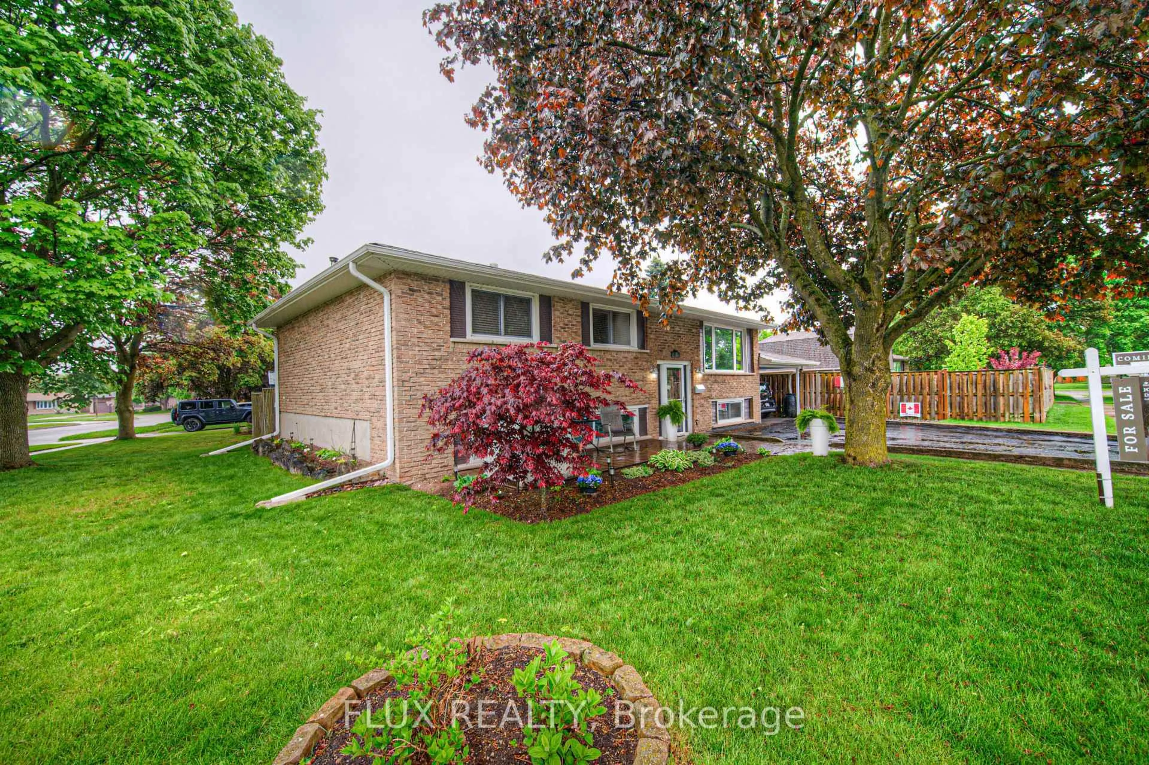 Unknown for 15 Westbury Cres, Cambridge Ontario N3C 3J5
