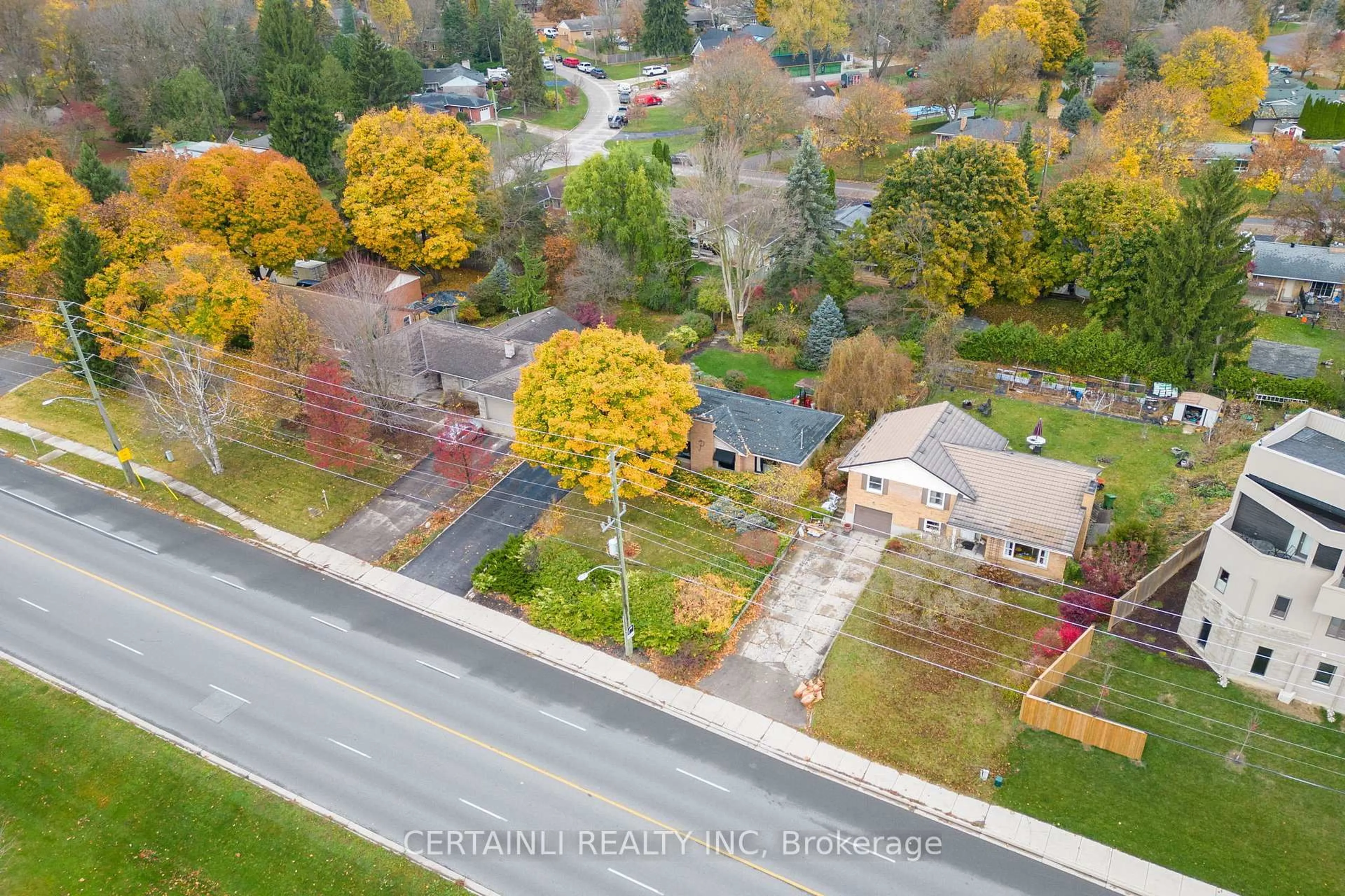 A pic from outside/outdoor area/front of a property/back of a property/a pic from drone, street for 645 Riverside Dr, London North Ontario N6H 2S2
