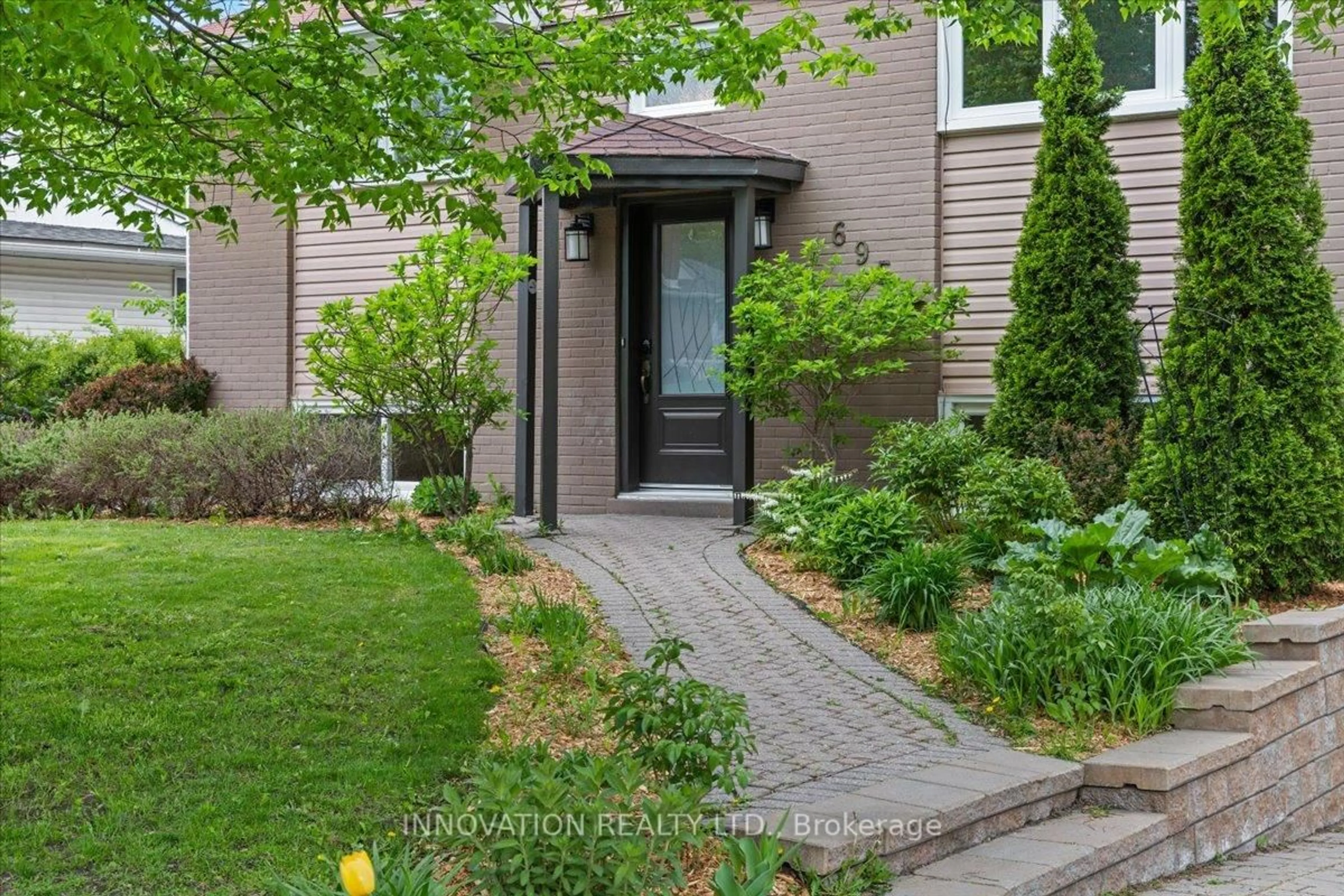 Unknown for 695 Pleasant Park Rd, Ottawa Ontario K1G 1Y3