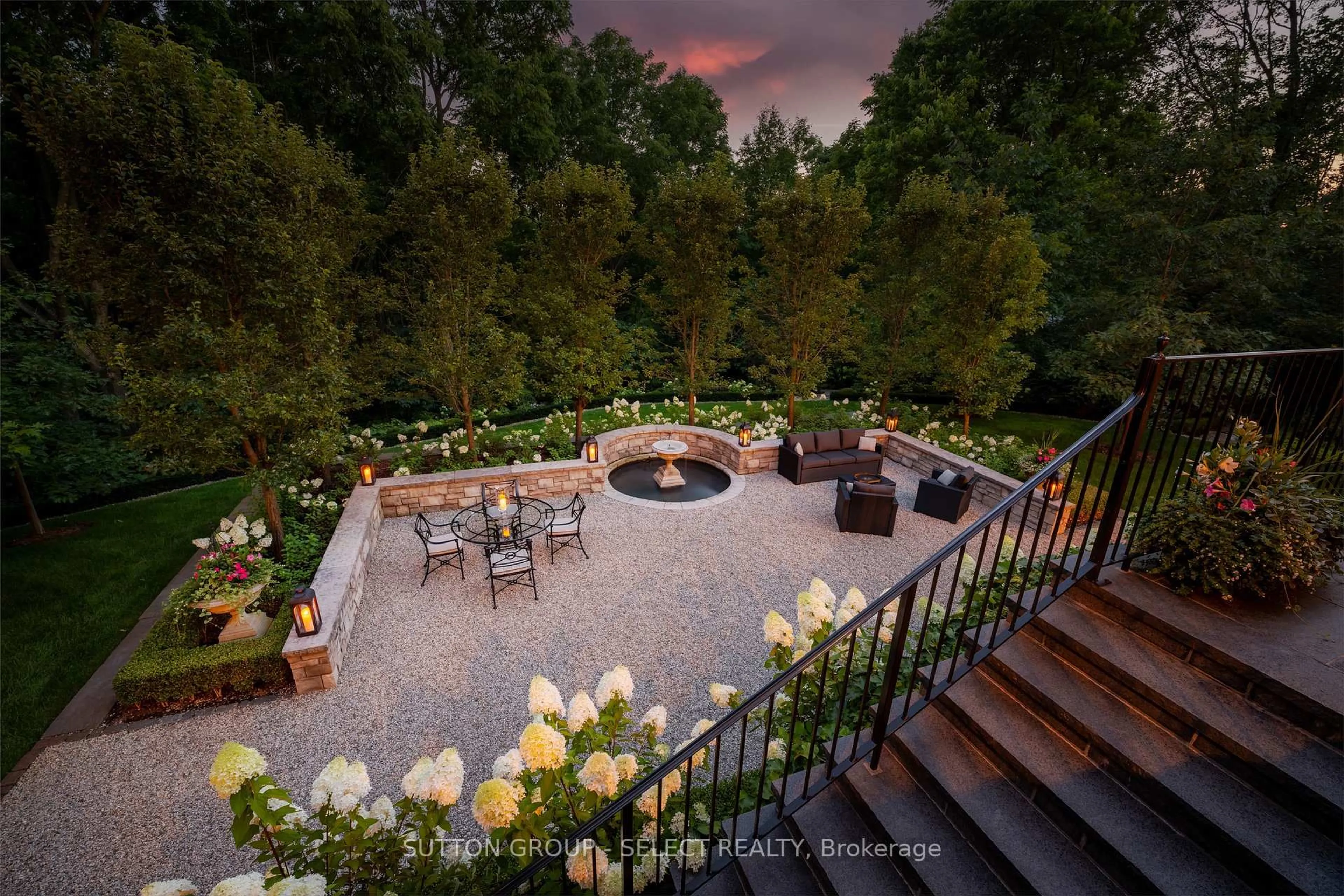 Patio, unknown for 1597 Gloucester Rd, London North Ontario N6G 2S5