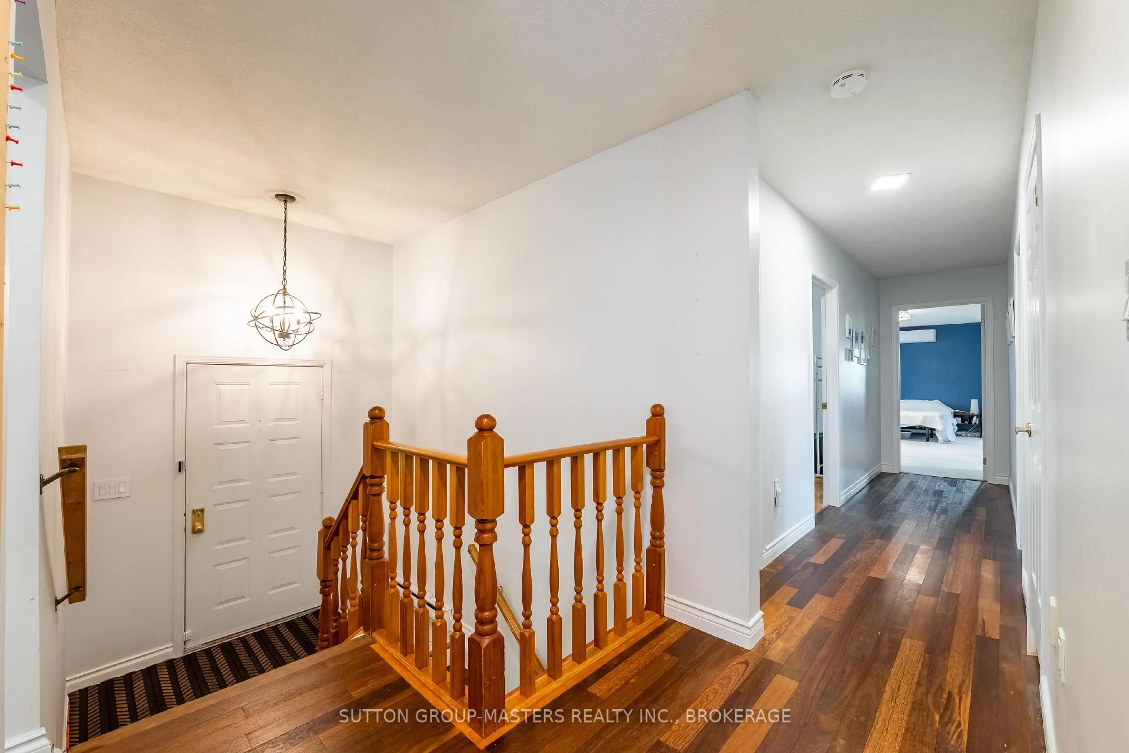 Indoor entryway for 2851 Rutledge Rd, Sydenham Ontario K0H 2T0