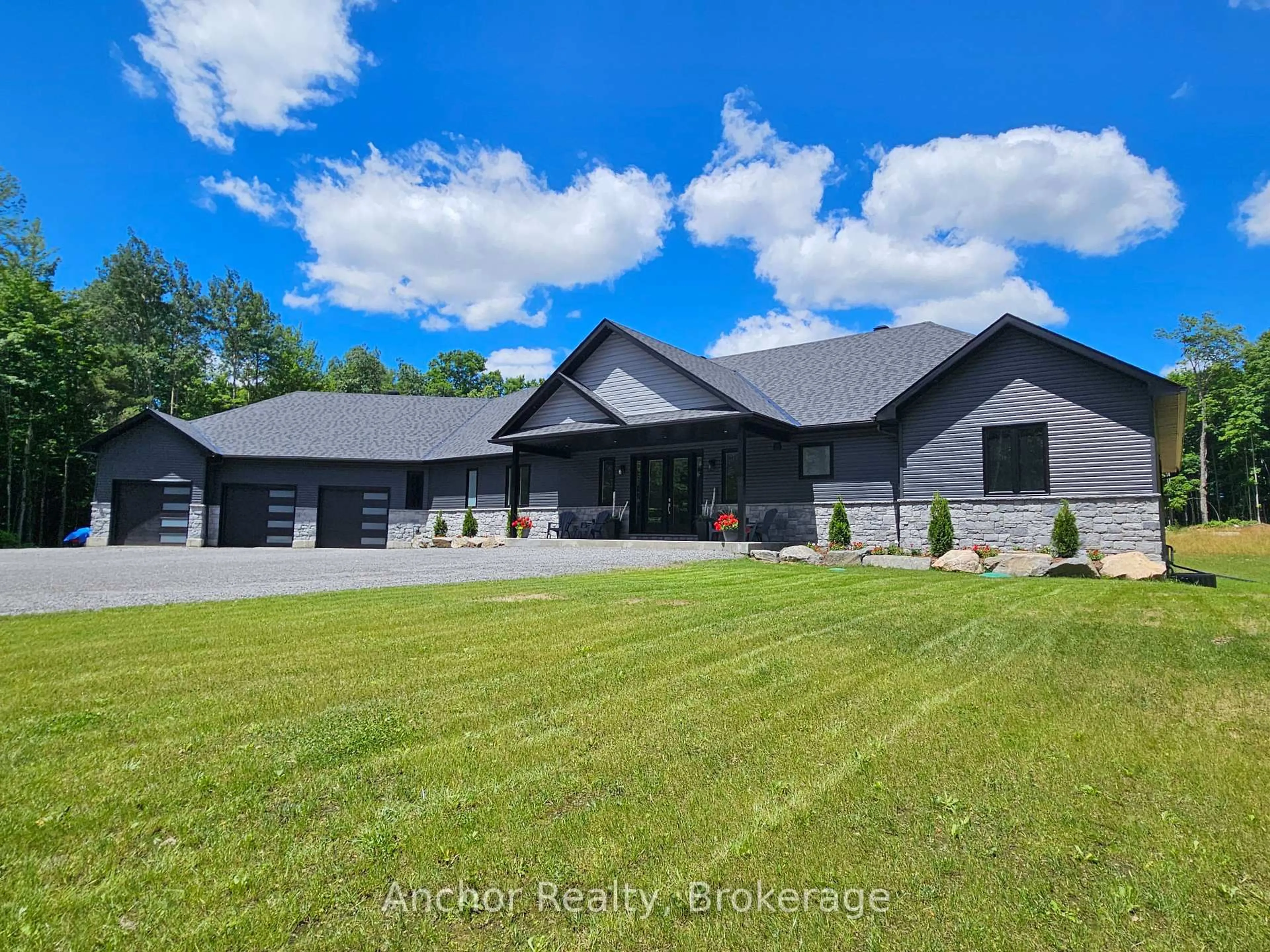 A pic from outside/outdoor area/front of a property/back of a property/a pic from drone, unknown for 1250 Old Parry Sound Rd, Muskoka Lakes Ontario P0B 1M0