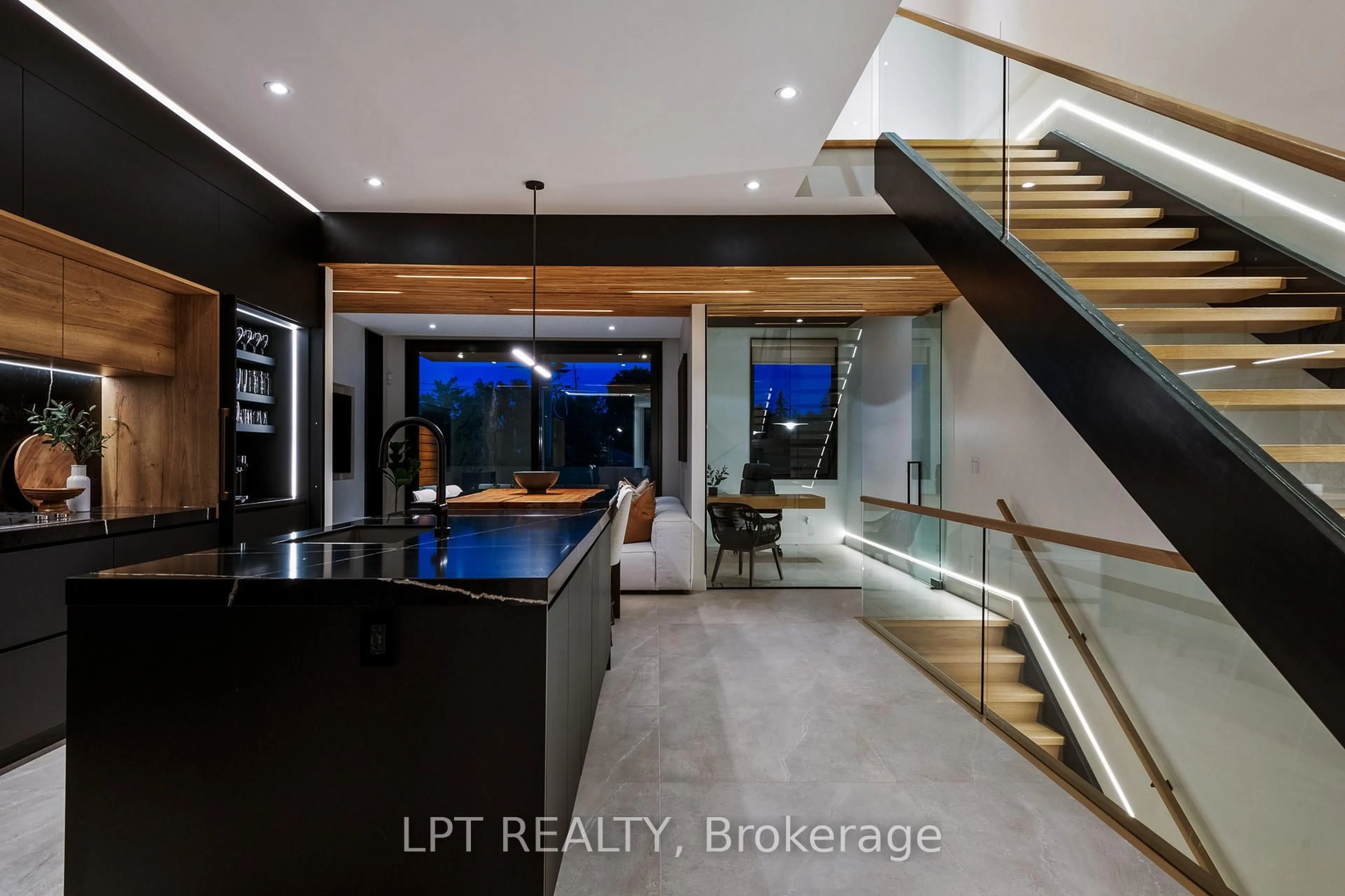 Contemporary kitchen, unknown for 322 PERRIER Ave, Ottawa Ontario K1L 5C7
