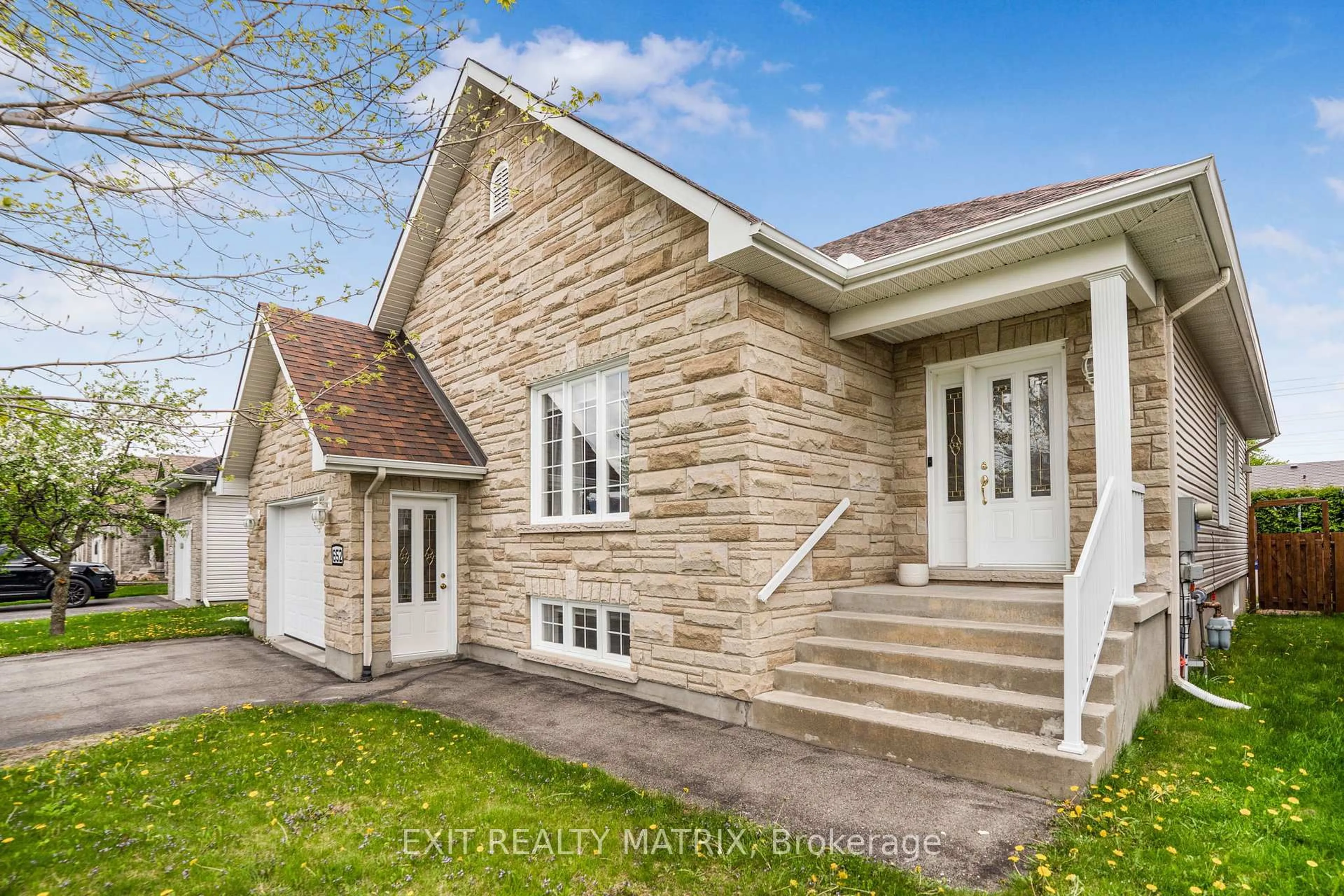 Home with brick exterior material, street for 652 Des Erables Prom, Casselman Ontario K0A 1M0