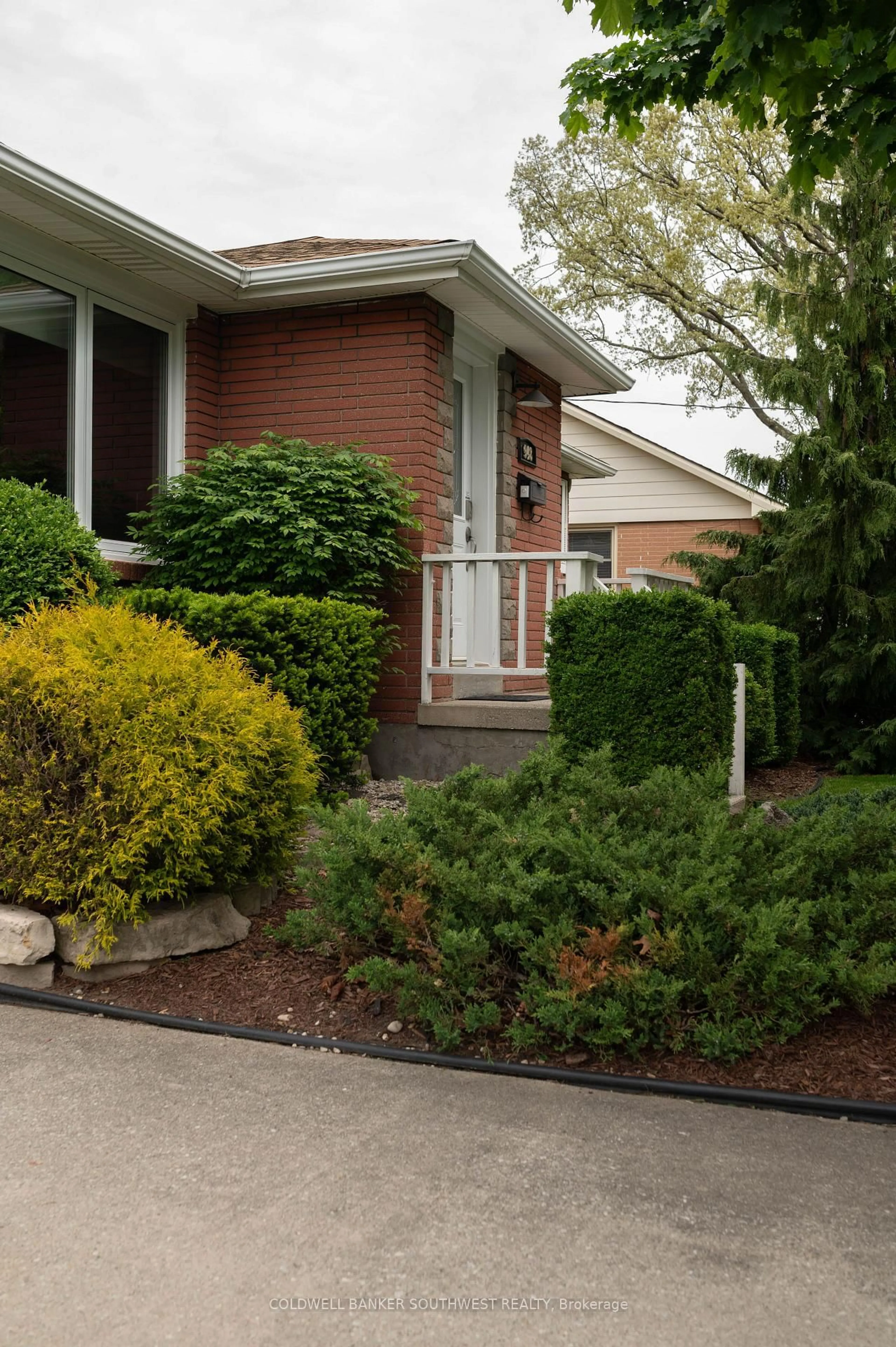 Unknown for 948 Kemsley Dr, Sarnia Ontario N7V 2M8