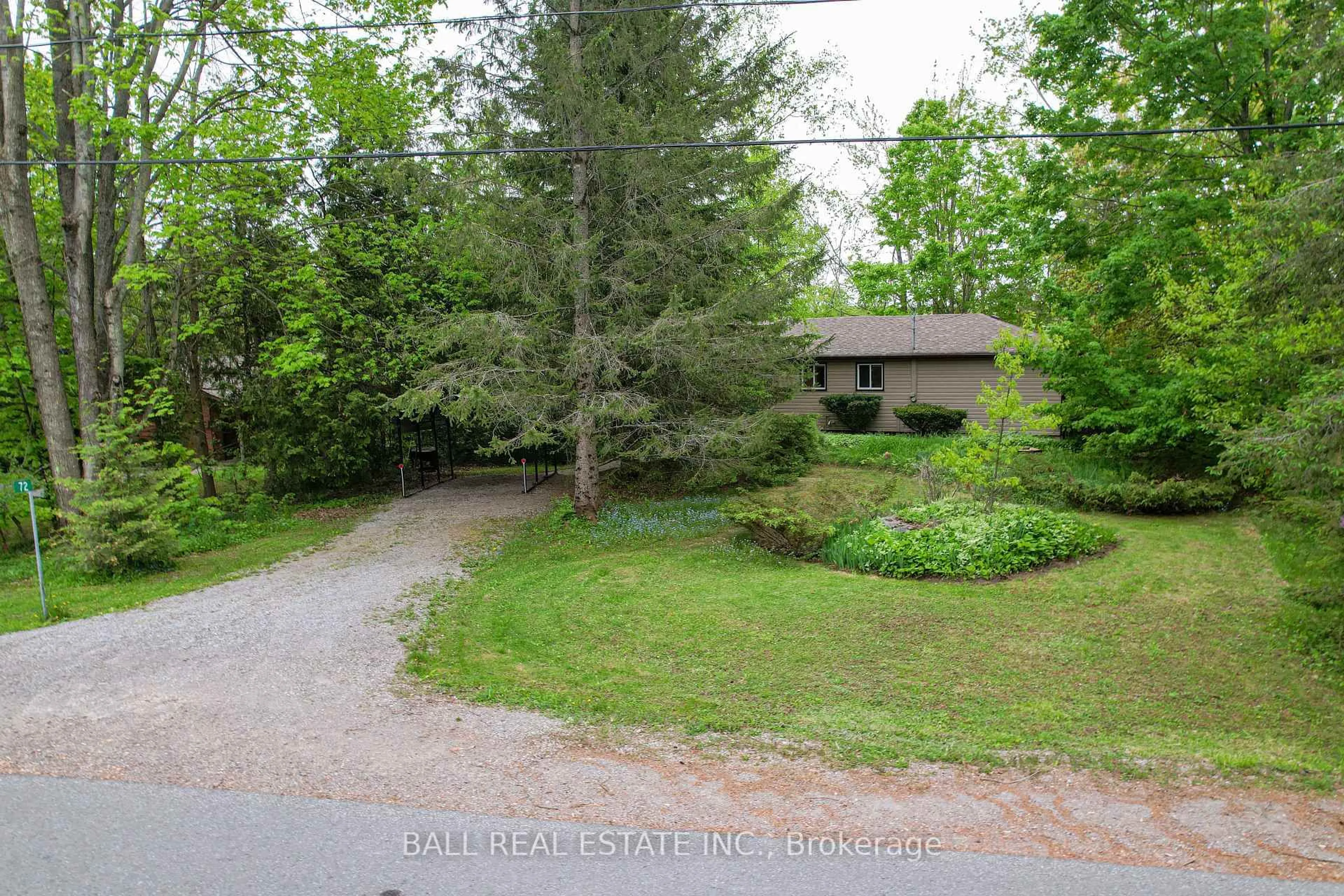 A pic from outside/outdoor area/front of a property/back of a property/a pic from drone, street for 72 Hill Dr, Trent Lakes Ontario K0L 1J0