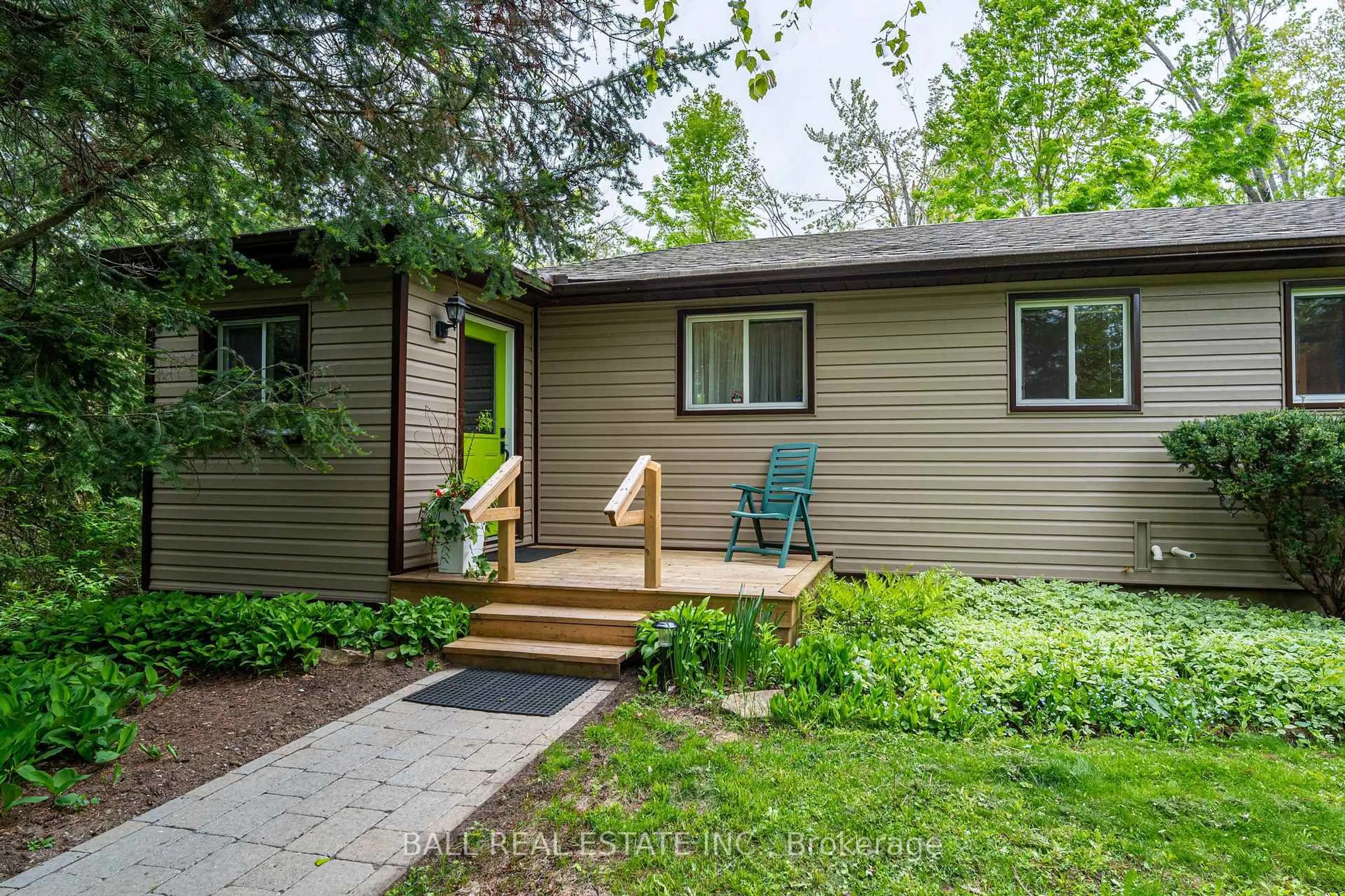 Home with vinyl exterior material, street for 72 Hill Dr, Trent Lakes Ontario K0L 1J0