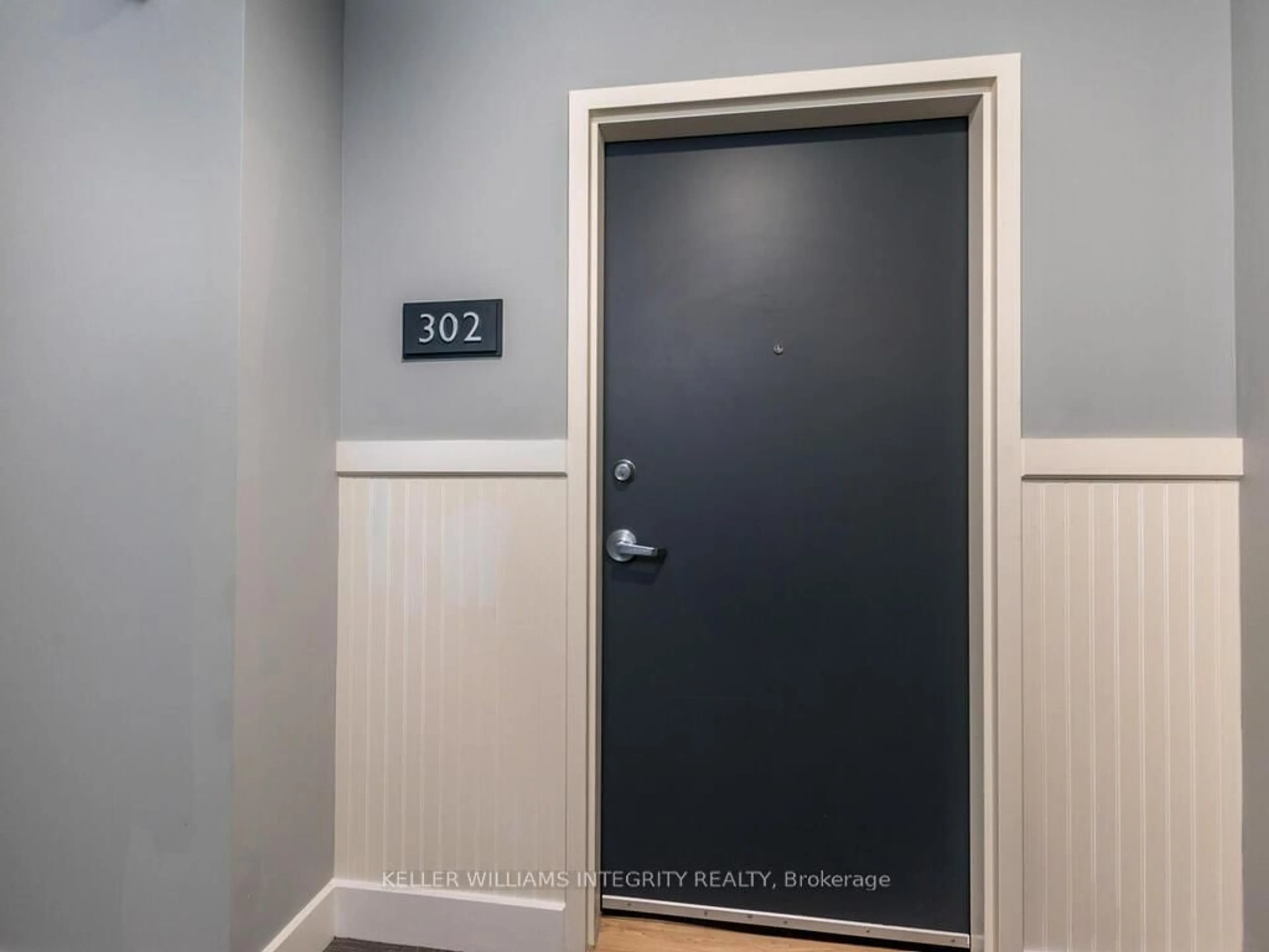 Indoor entryway for 335 Elizabeth Cosgrove Private #302, Ottawa Ontario K1W 0K6