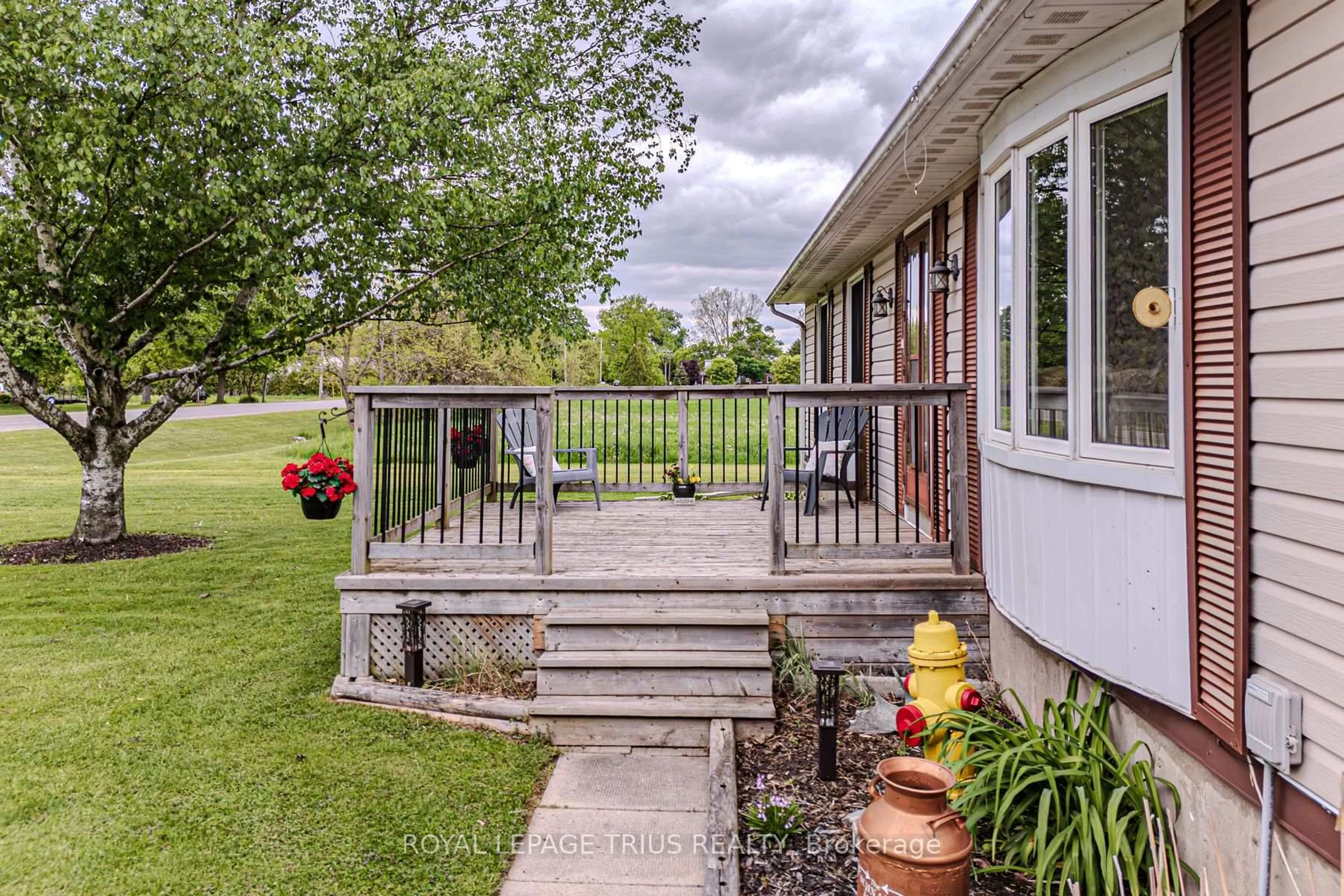 Patio, water/lake/river/ocean view for 294 Townline St, Norfolk Ontario N0E 1P0