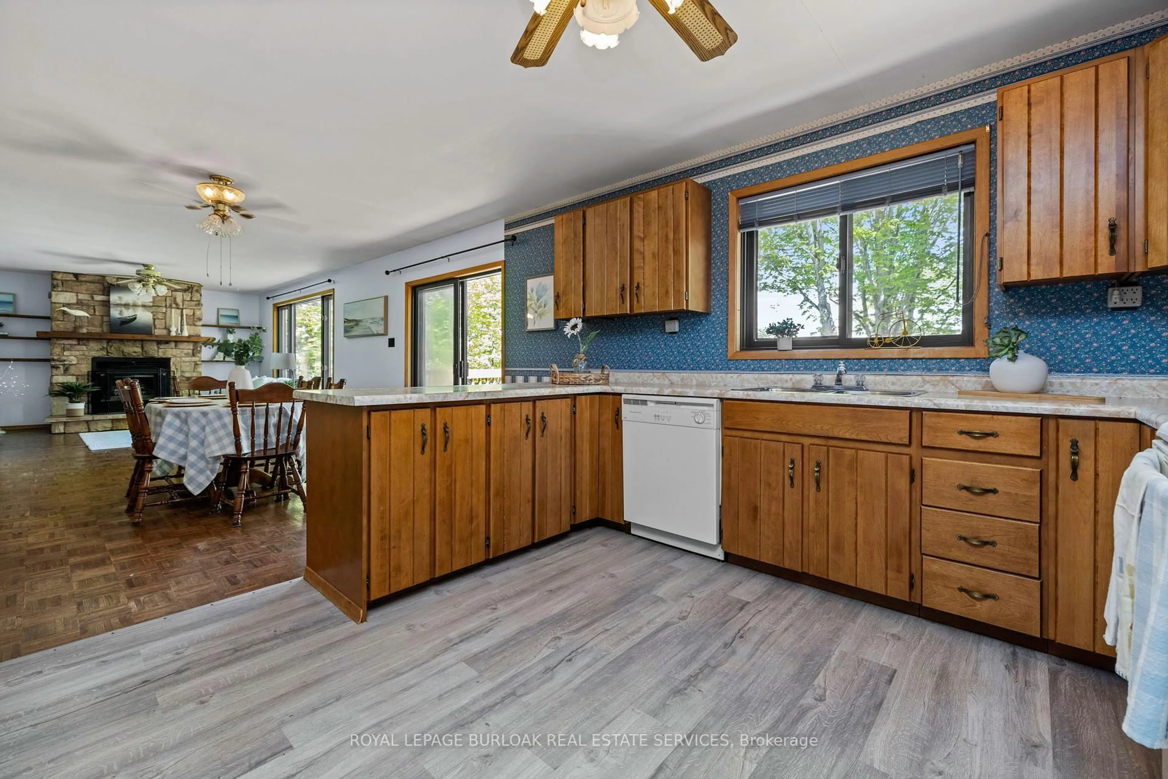 Open concept kitchen, unknown for 37 Dockside Dr, McKellar Ontario P0G 1C0