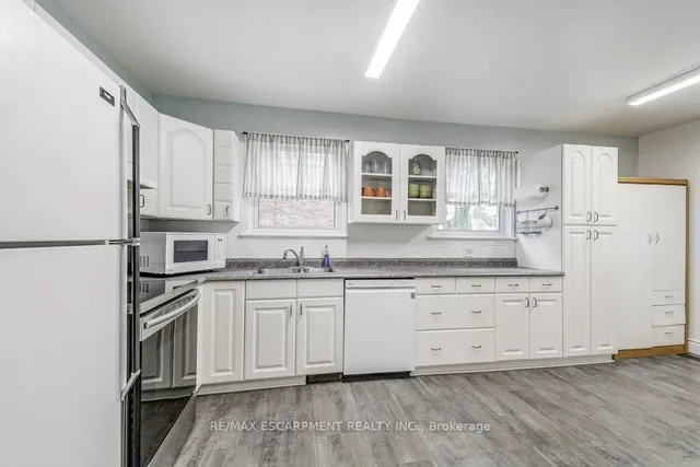 Additional property image - 749 Upper Gage Ave