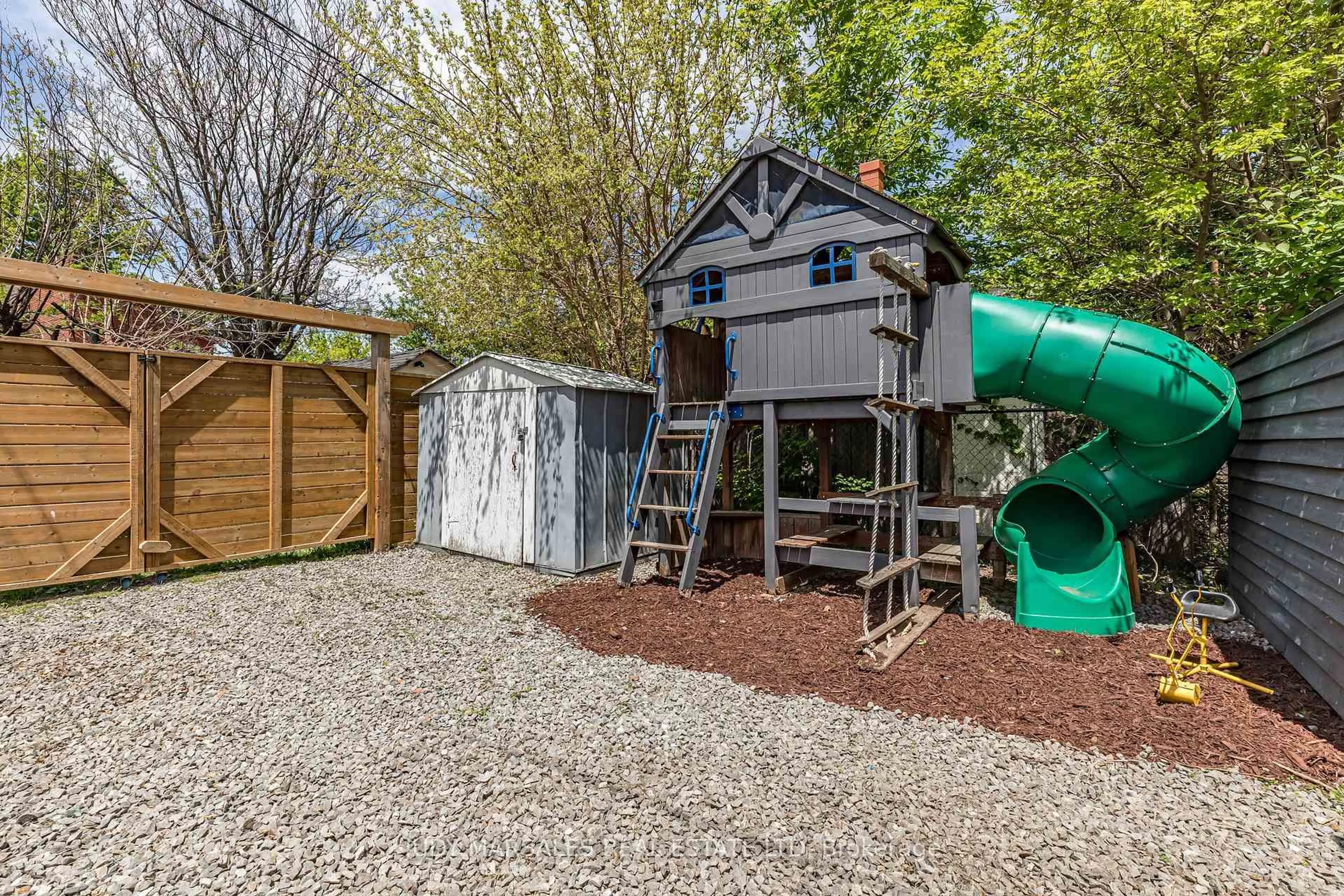 Shed for 141 Elgin St, Hamilton Ontario L8L 4Y1