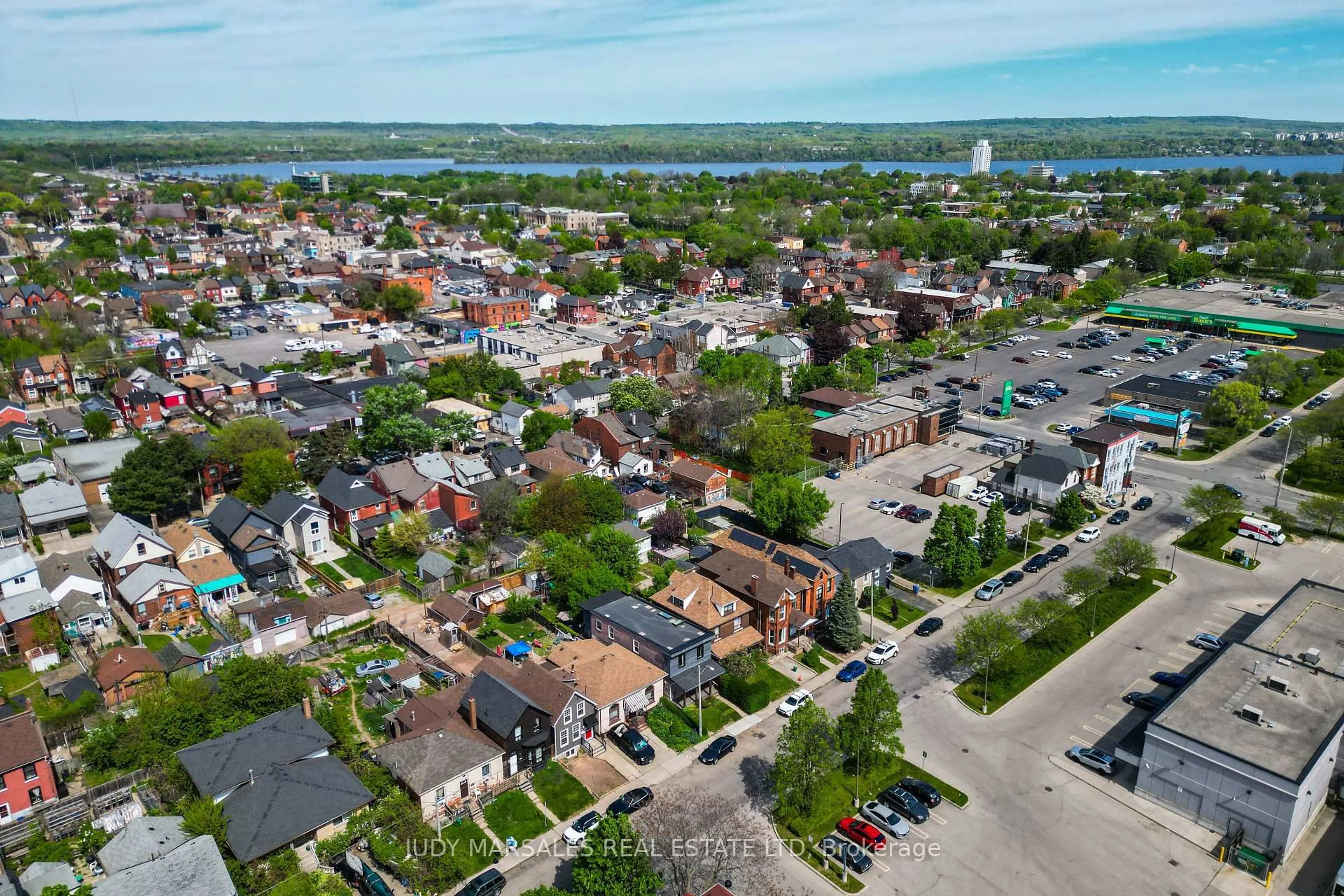 A pic from outside/outdoor area/front of a property/back of a property/a pic from drone, street for 141 Elgin St, Hamilton Ontario L8L 4Y1