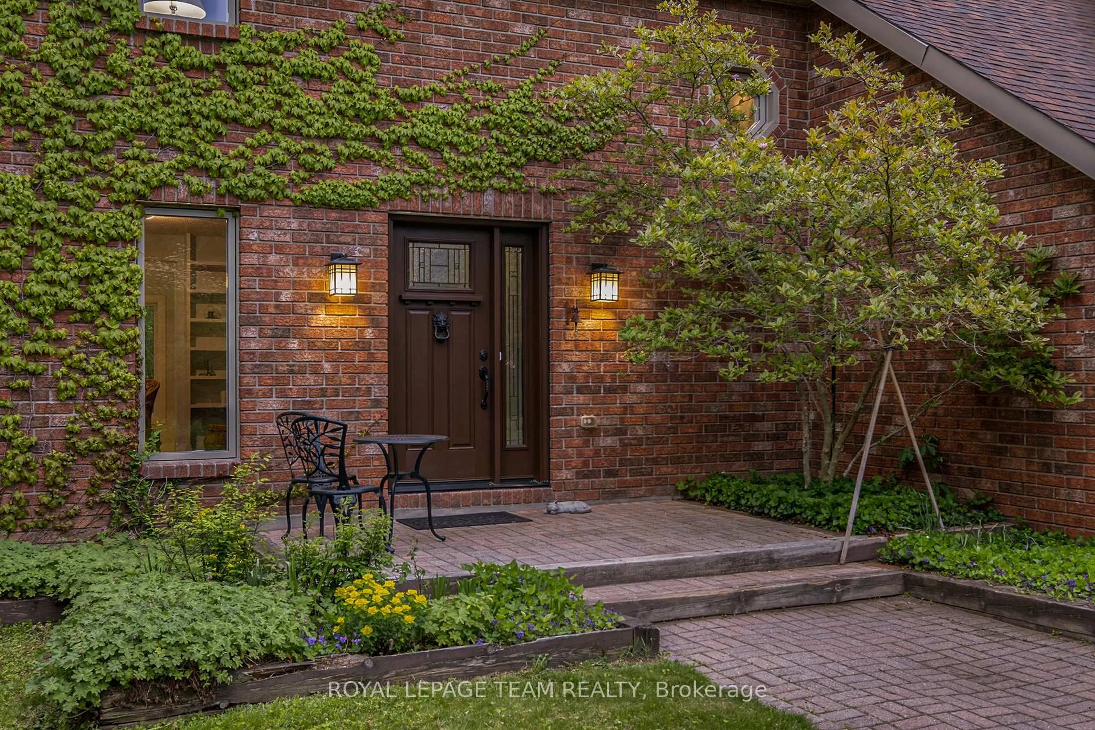 Home with brick exterior material, street for 2259 Fitzroy St, Fitzroy Harbour Ontario K0A 1X0