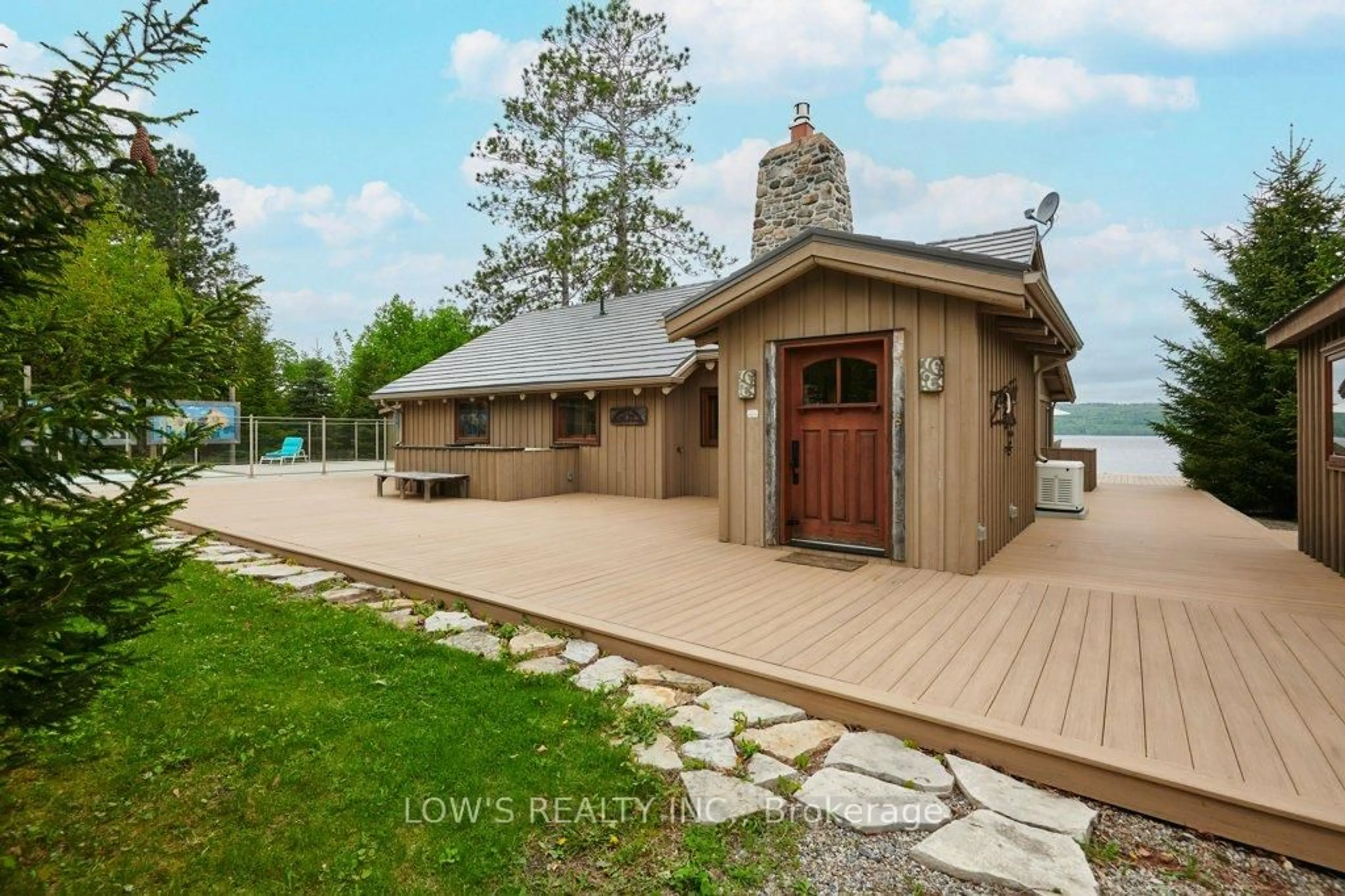 Patio, water/lake/river/ocean view for 1 Peter St, Champlain Ontario K0B 1K0