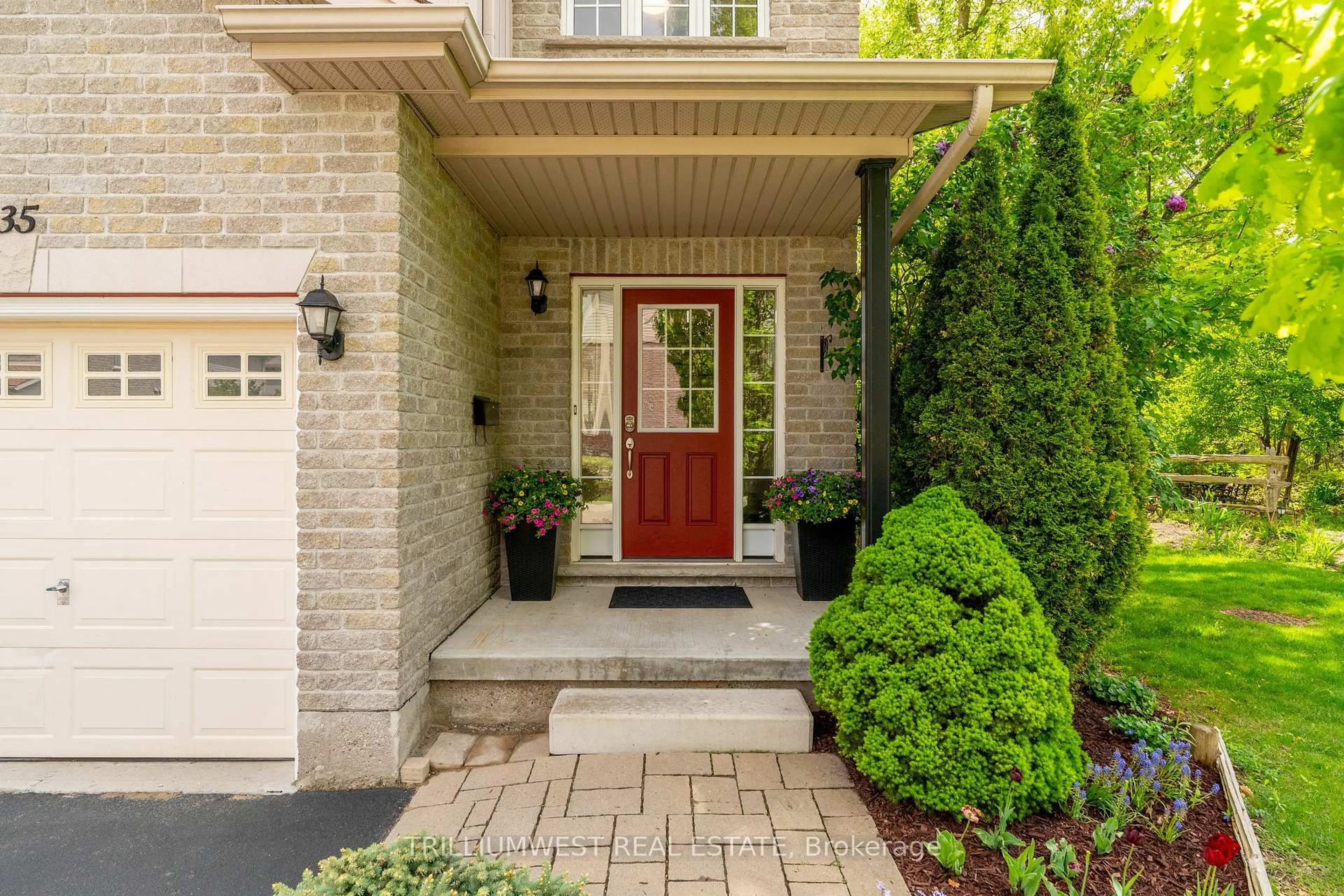 Unknown for 105 PINNACLE Dr #35, Kitchener Ontario N2P 1B8