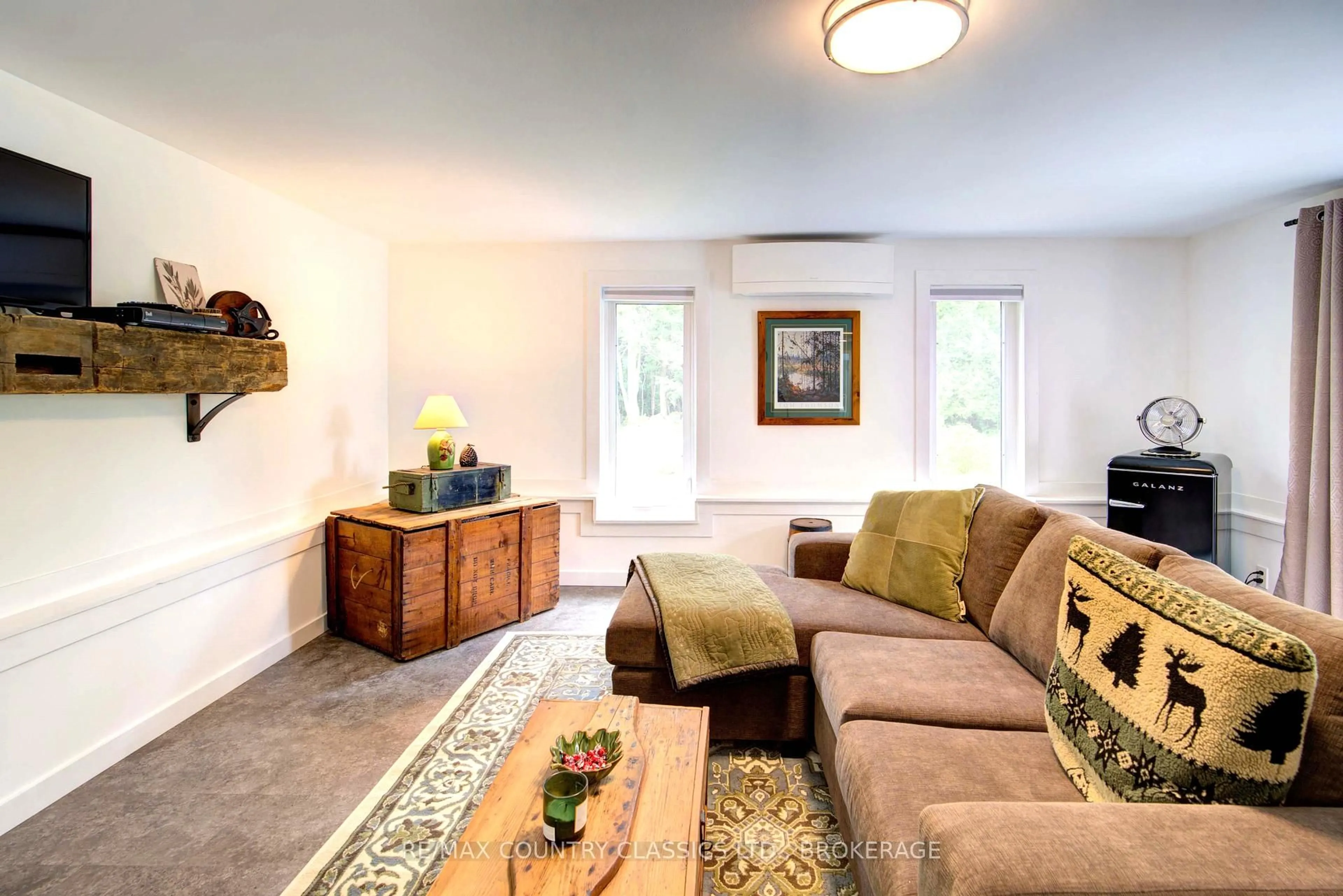 Living room with furniture, unknown for 1729 BATHURST UPPER 5TH CONCESSION Rd, Perth Ontario K7H 3C9