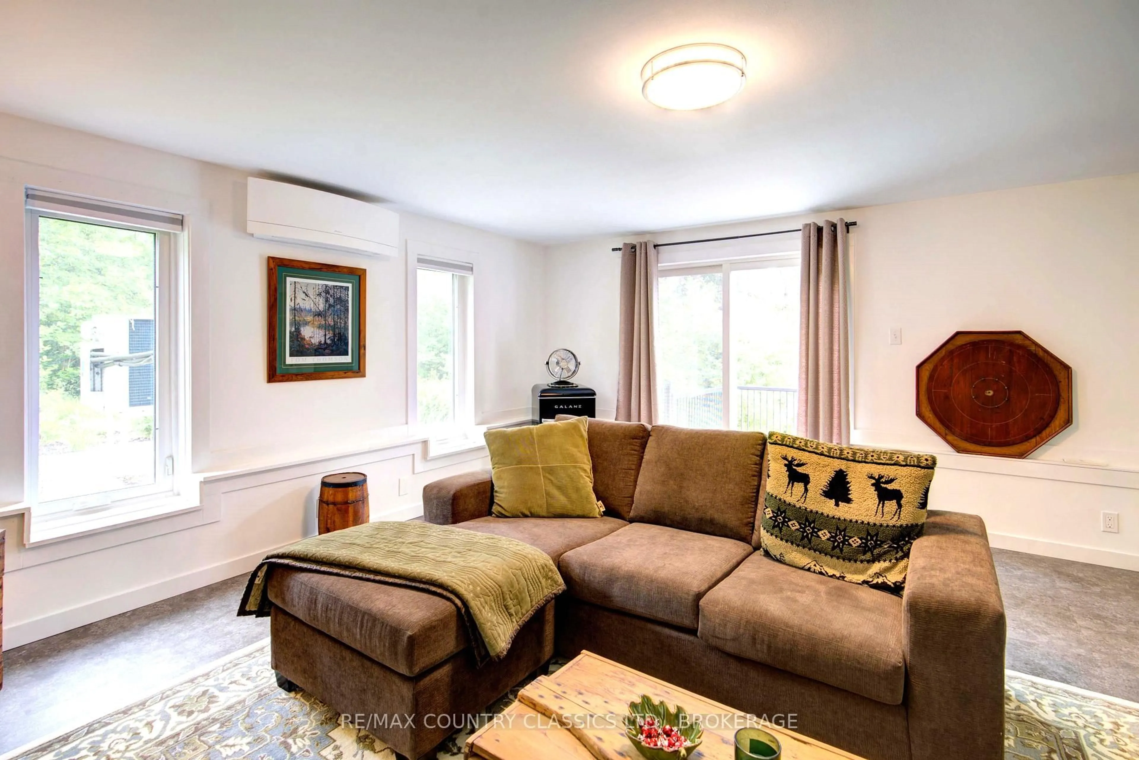 Living room with furniture, unknown for 1729 BATHURST UPPER 5TH CONCESSION Rd, Perth Ontario K7H 3C9