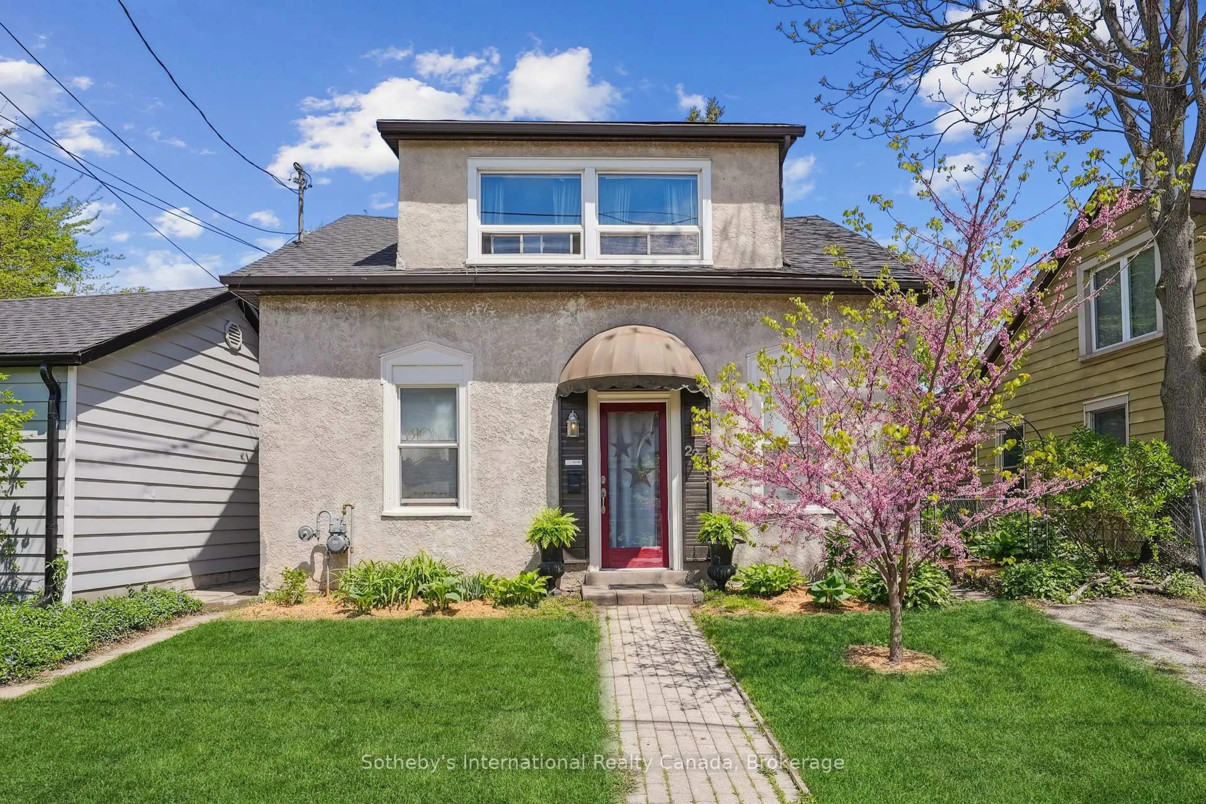 Home with brick exterior material, street for 224 Napier St, Hamilton Ontario L8R 1S7