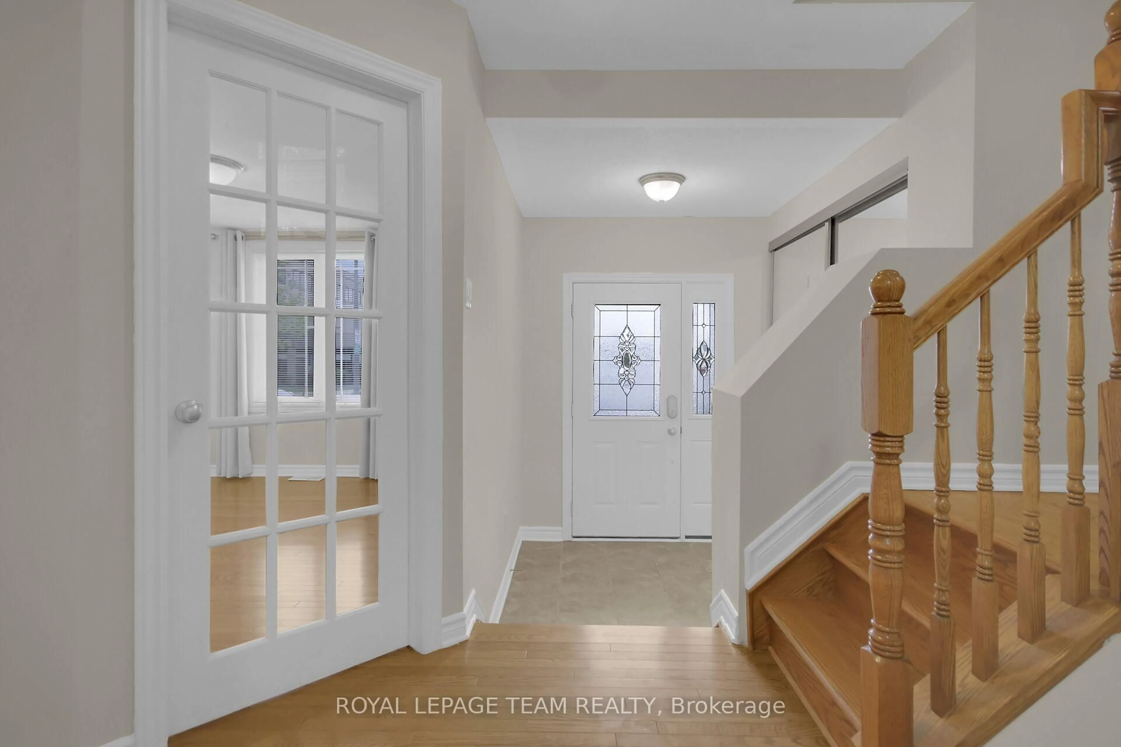 Indoor entryway for 128A Centrepointe Dr, Ottawa Ontario K2G 6B1