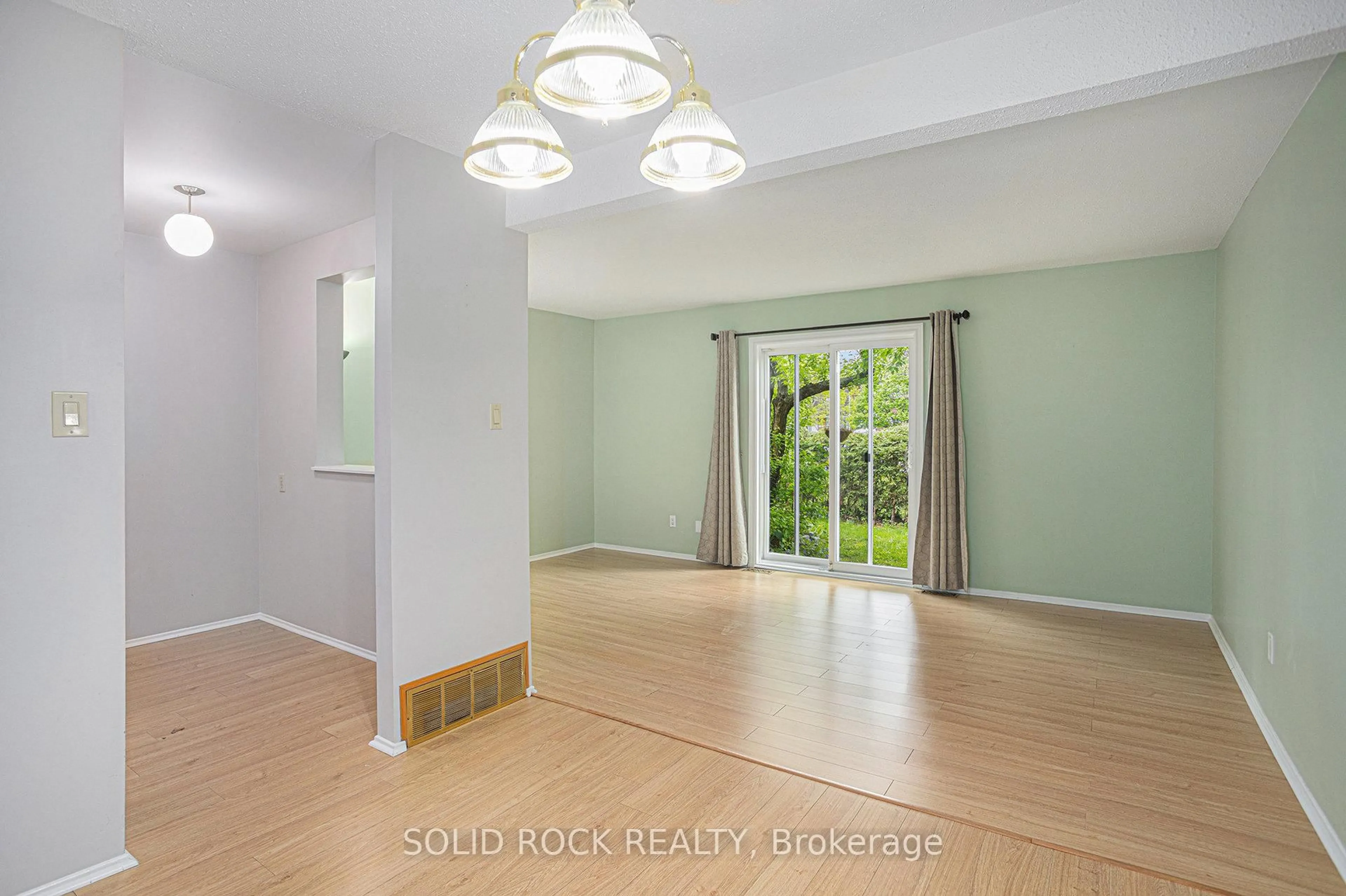 A pic of a room for 422 Sandhamn Private, Ottawa Ontario K1T 2Z1