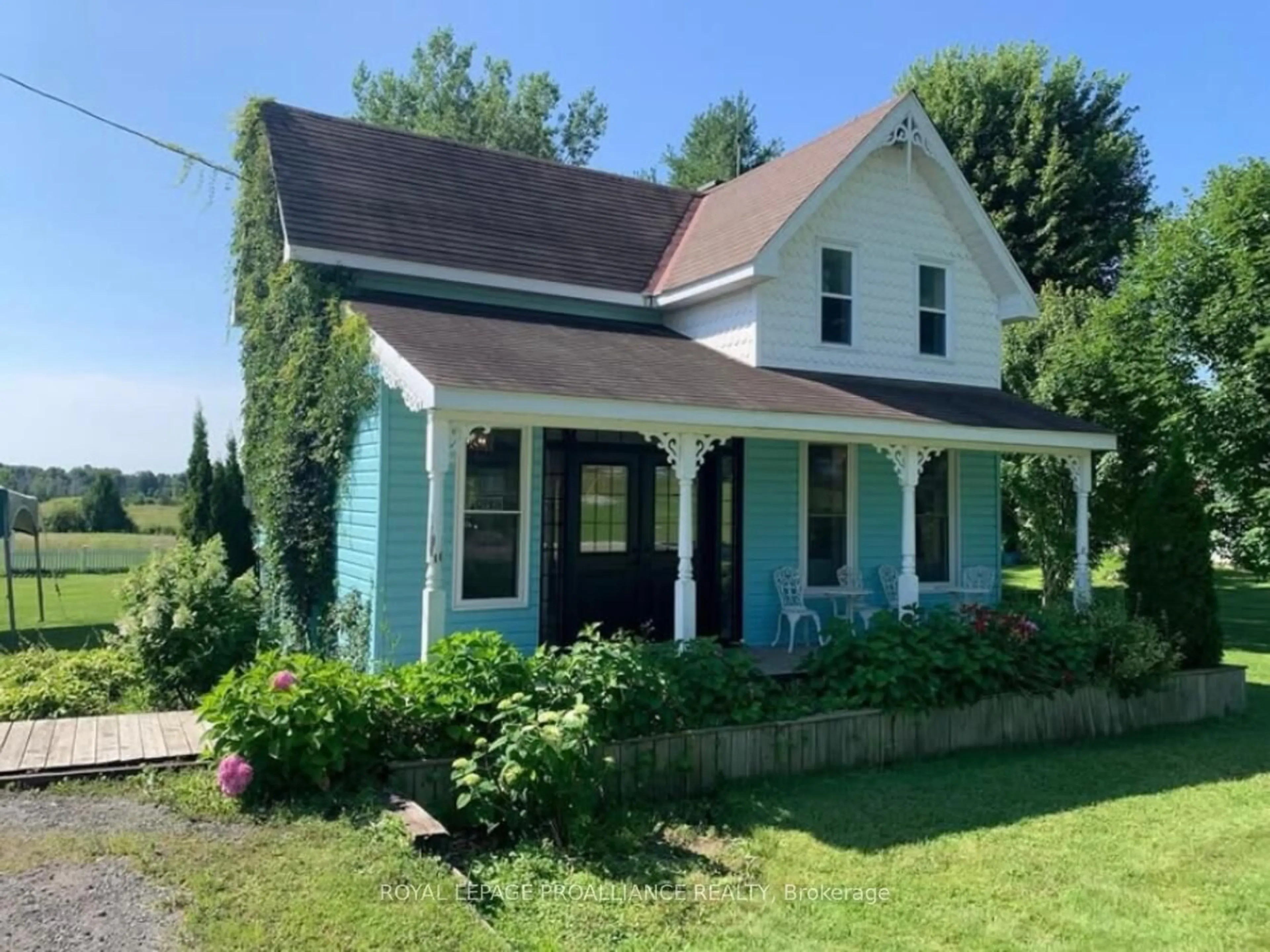 A pic from outside/outdoor area/front of a property/back of a property/a pic from drone, street for 74A Quabbin Rd, Front of Yonge Ontario K0E 1R0