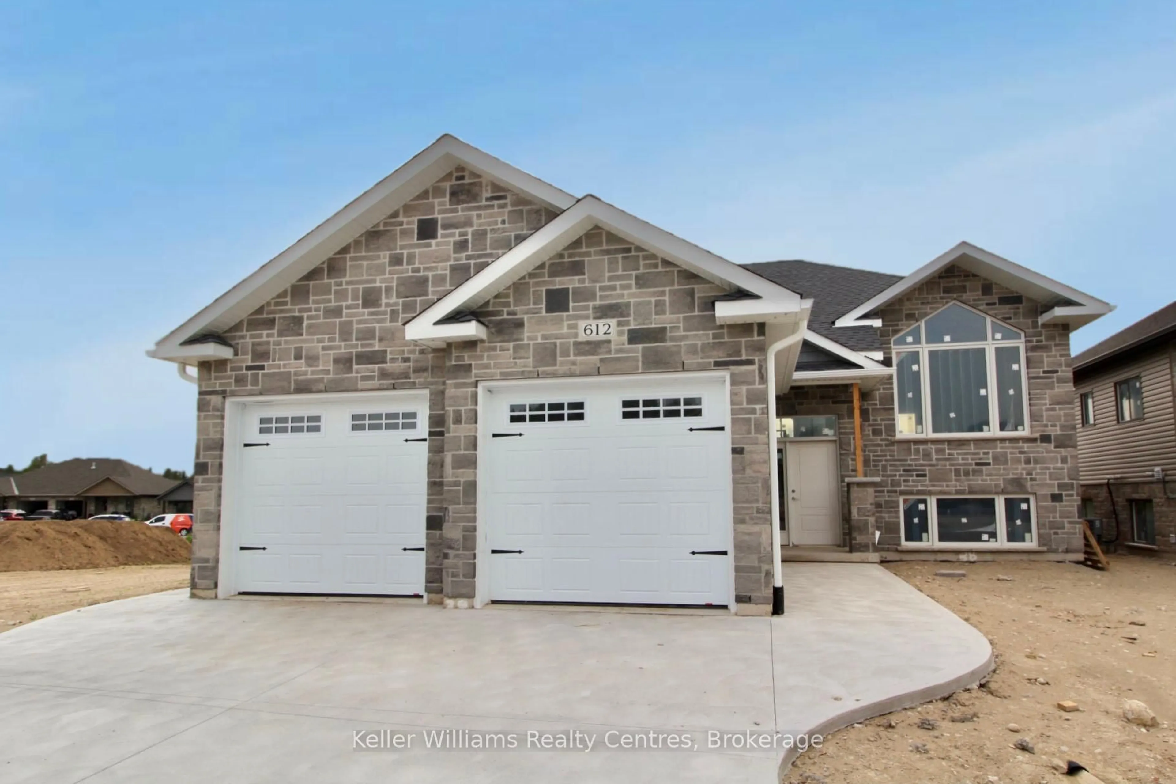 Home with brick exterior material, street for 612 26TH Ave, Hanover Ontario N4N 3B8