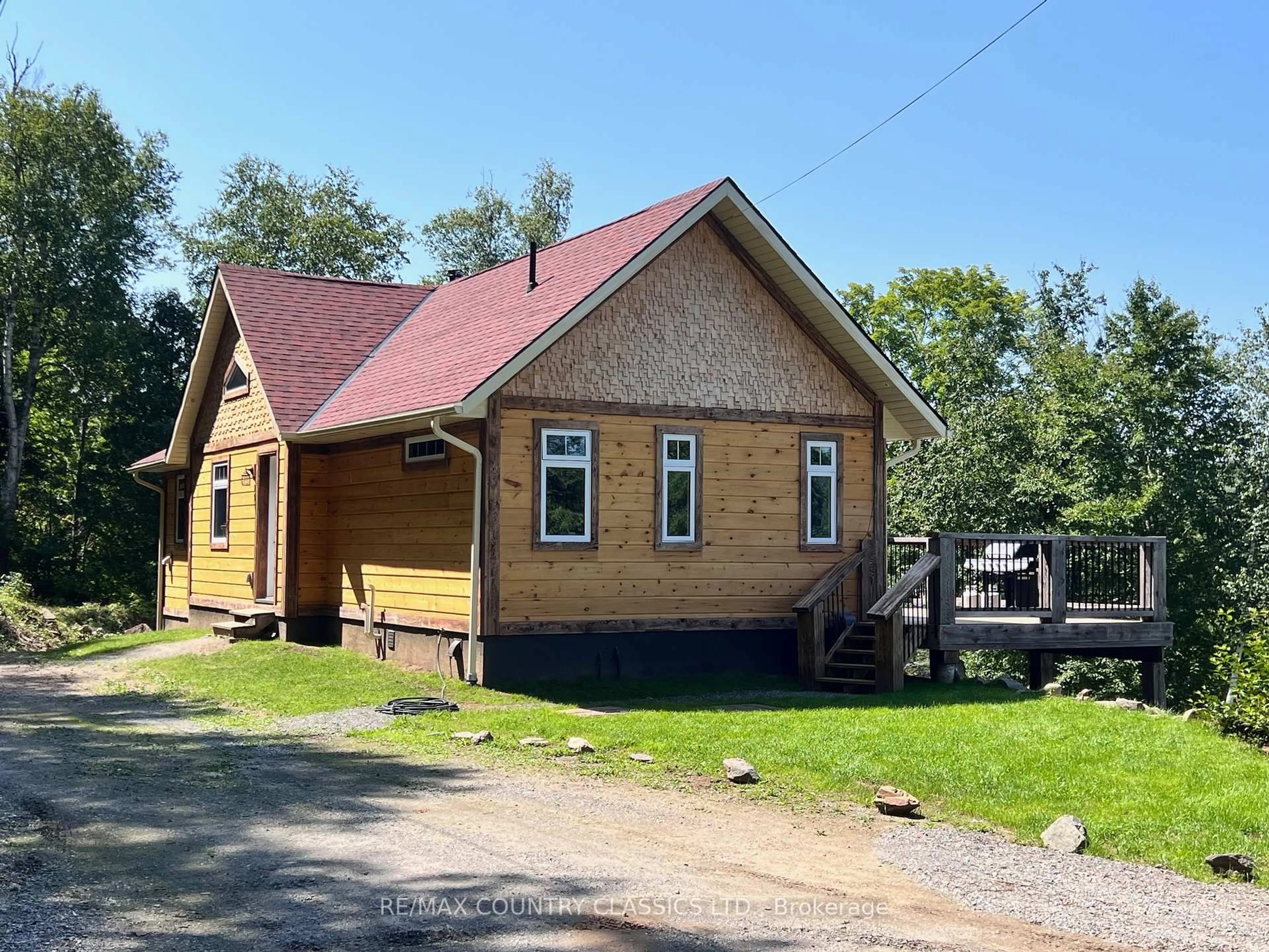 A pic from outside/outdoor area/front of a property/back of a property/a pic from drone, building for 518 Duncan Lane, Bancroft Ontario K0L 1C0