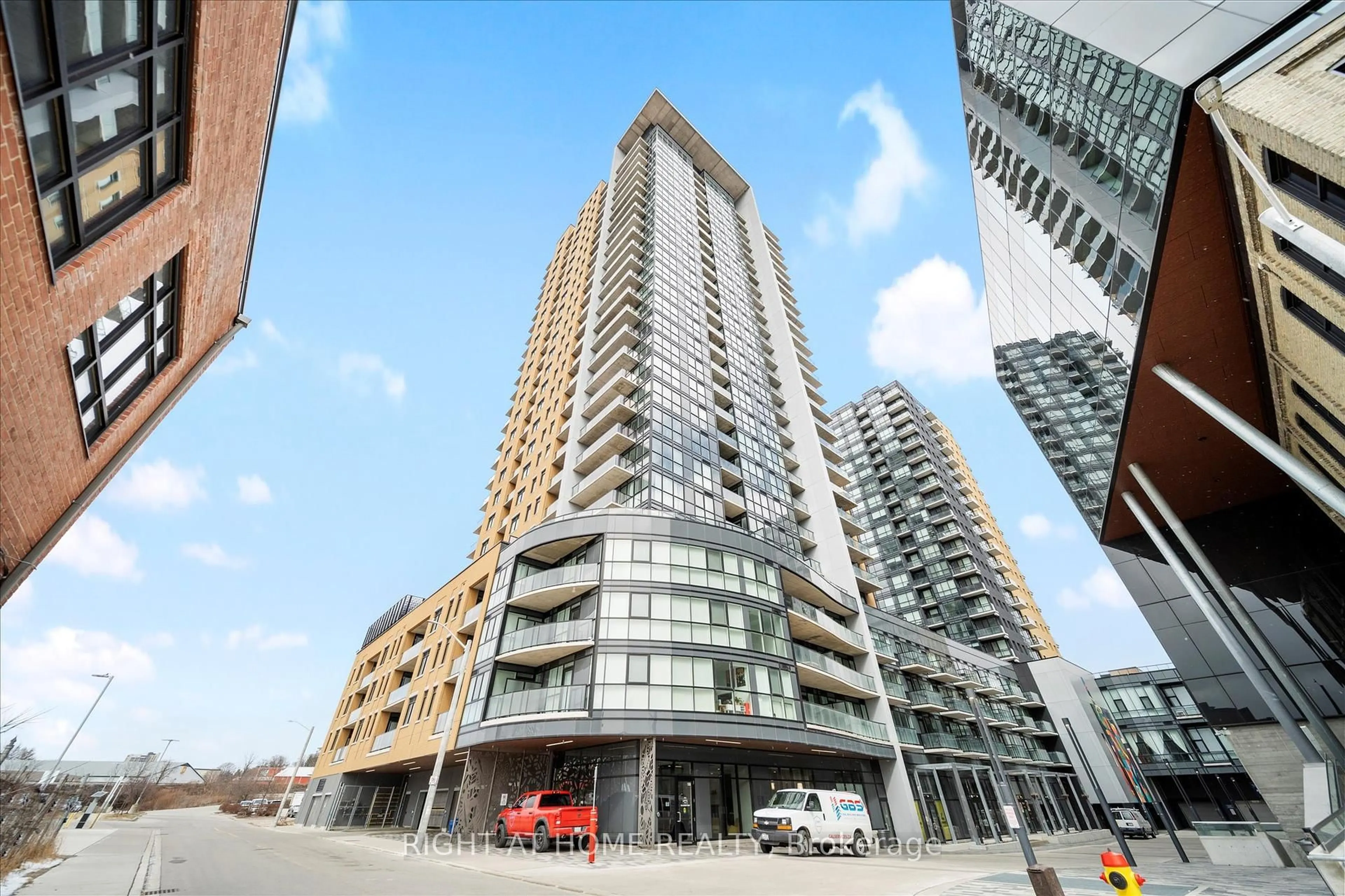 Unknown for 108 Garment St #2503, Kitchener Ontario N2G 0E2