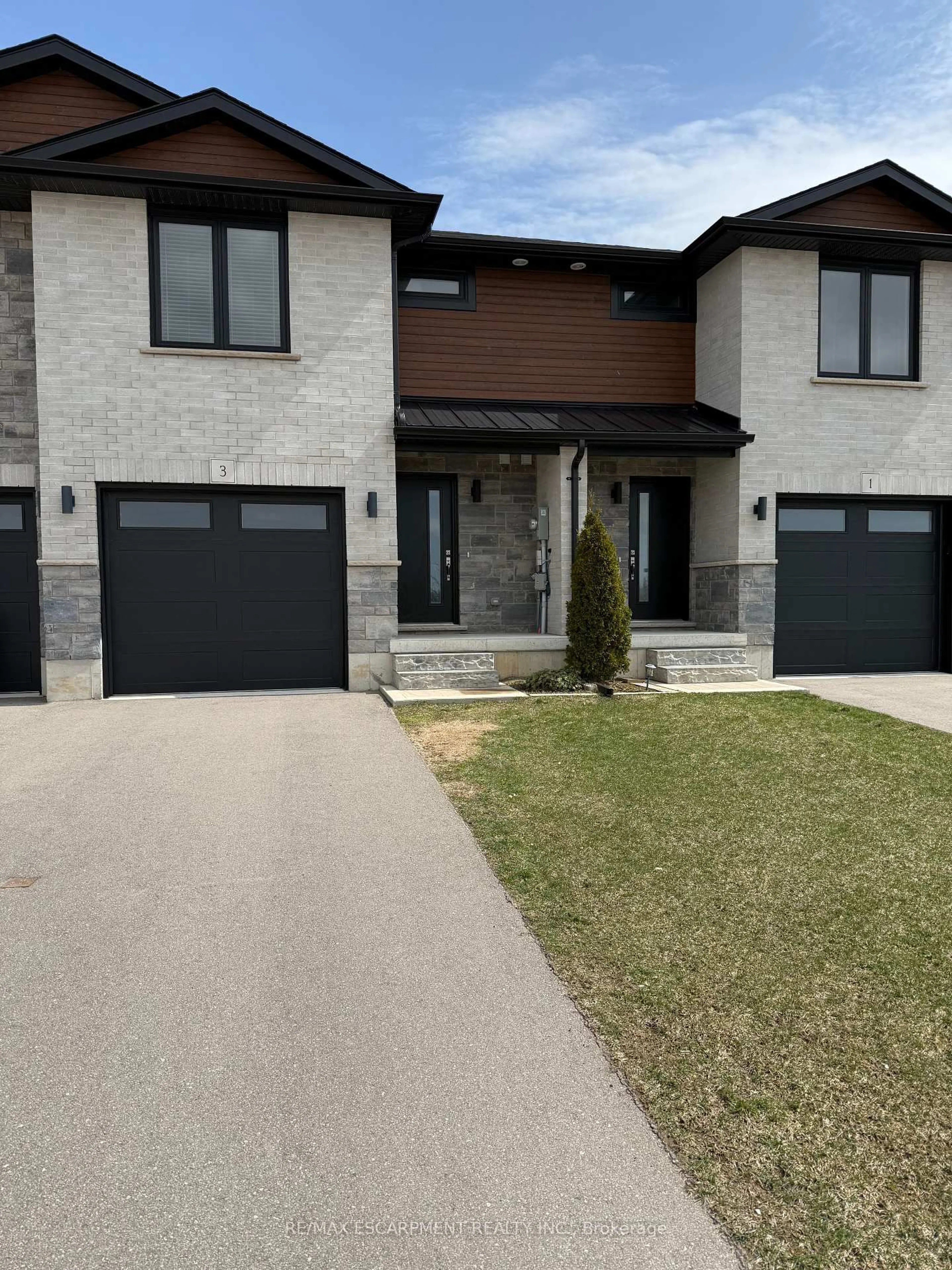 Home with brick exterior material, street for 3 Trailside Dr, St. Marys Ontario N4X 0A8