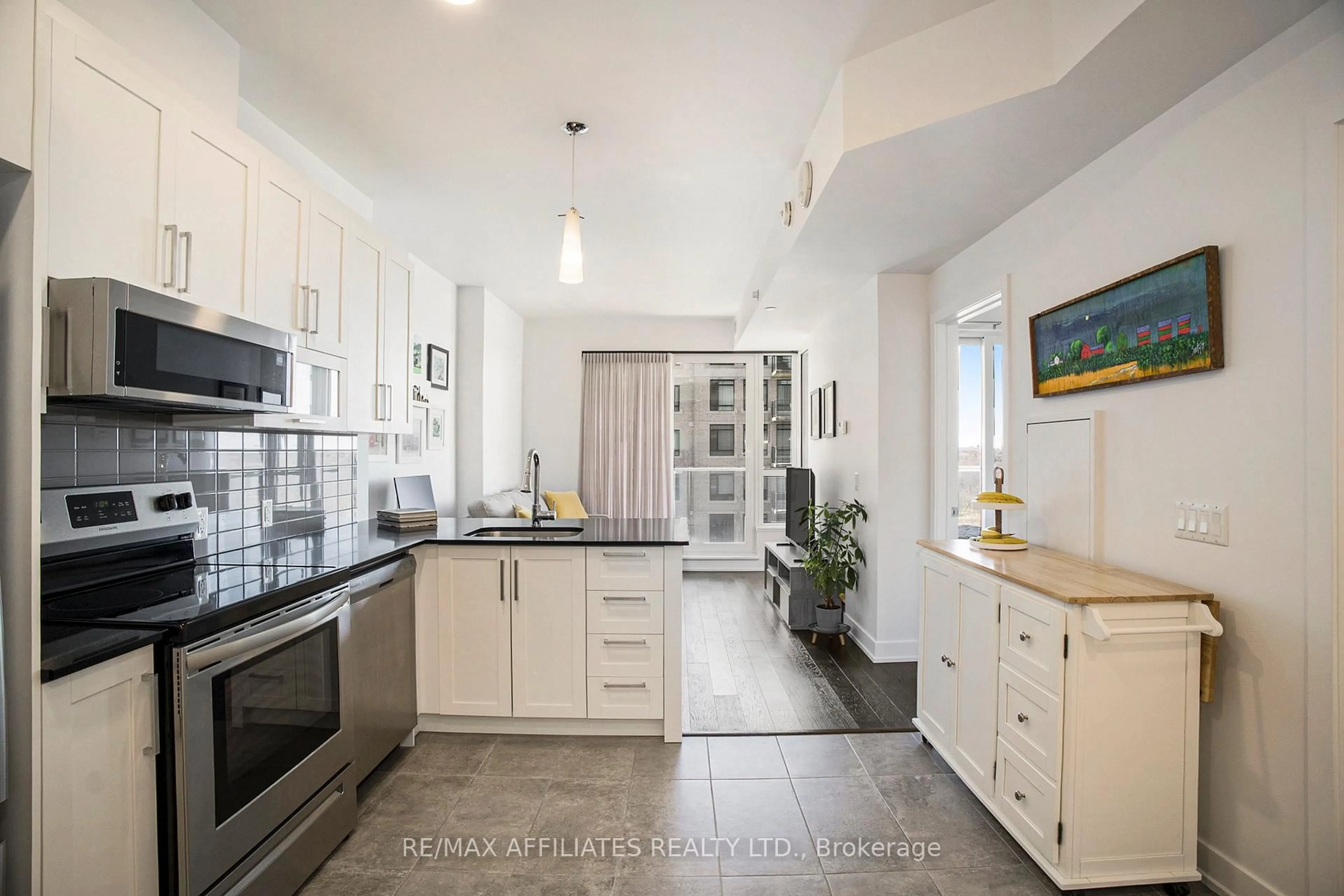 Open concept kitchen, ceramic/tile floor for 200 Inlet Private #1207, Ottawa Ontario K4A 5H3