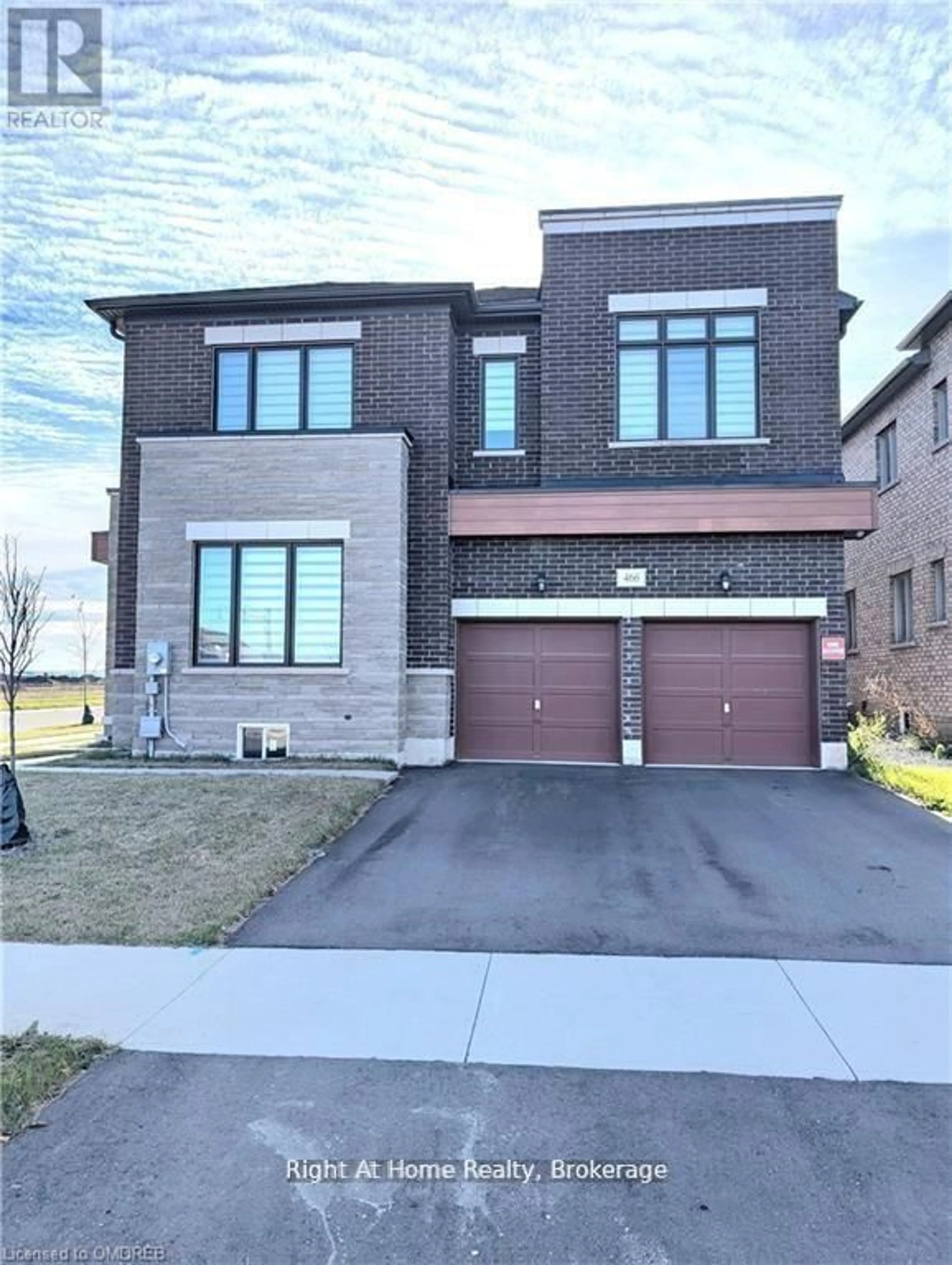Home with brick exterior material, street for 466 HUMPHREY St, Hamilton Ontario L8B 1Z7