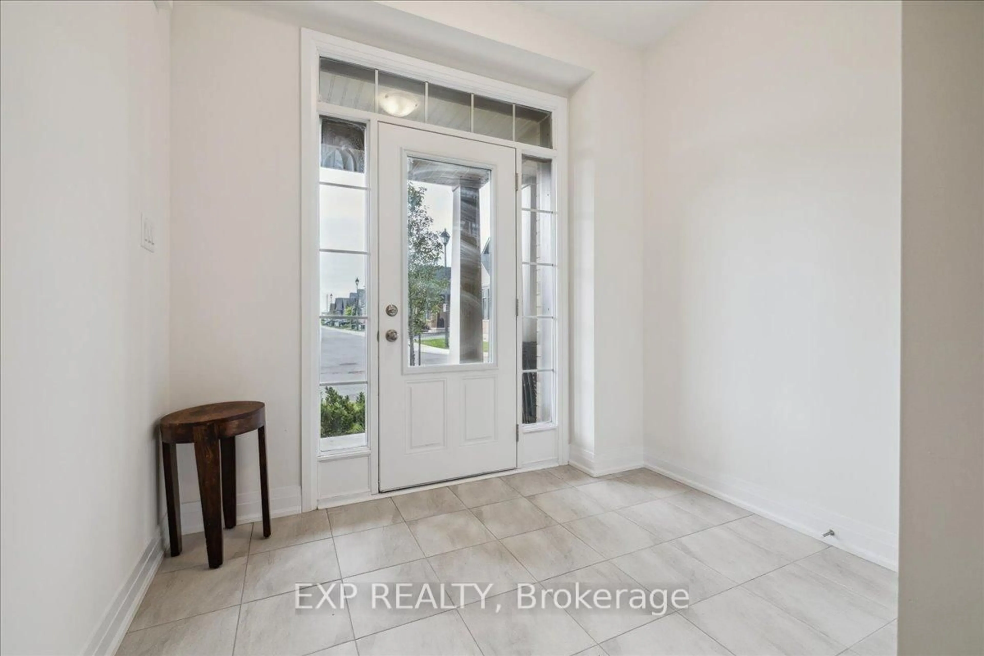 Indoor entryway for 64 Cosmopolitan Common N/A, St. Catharines Ontario L2M 0B8