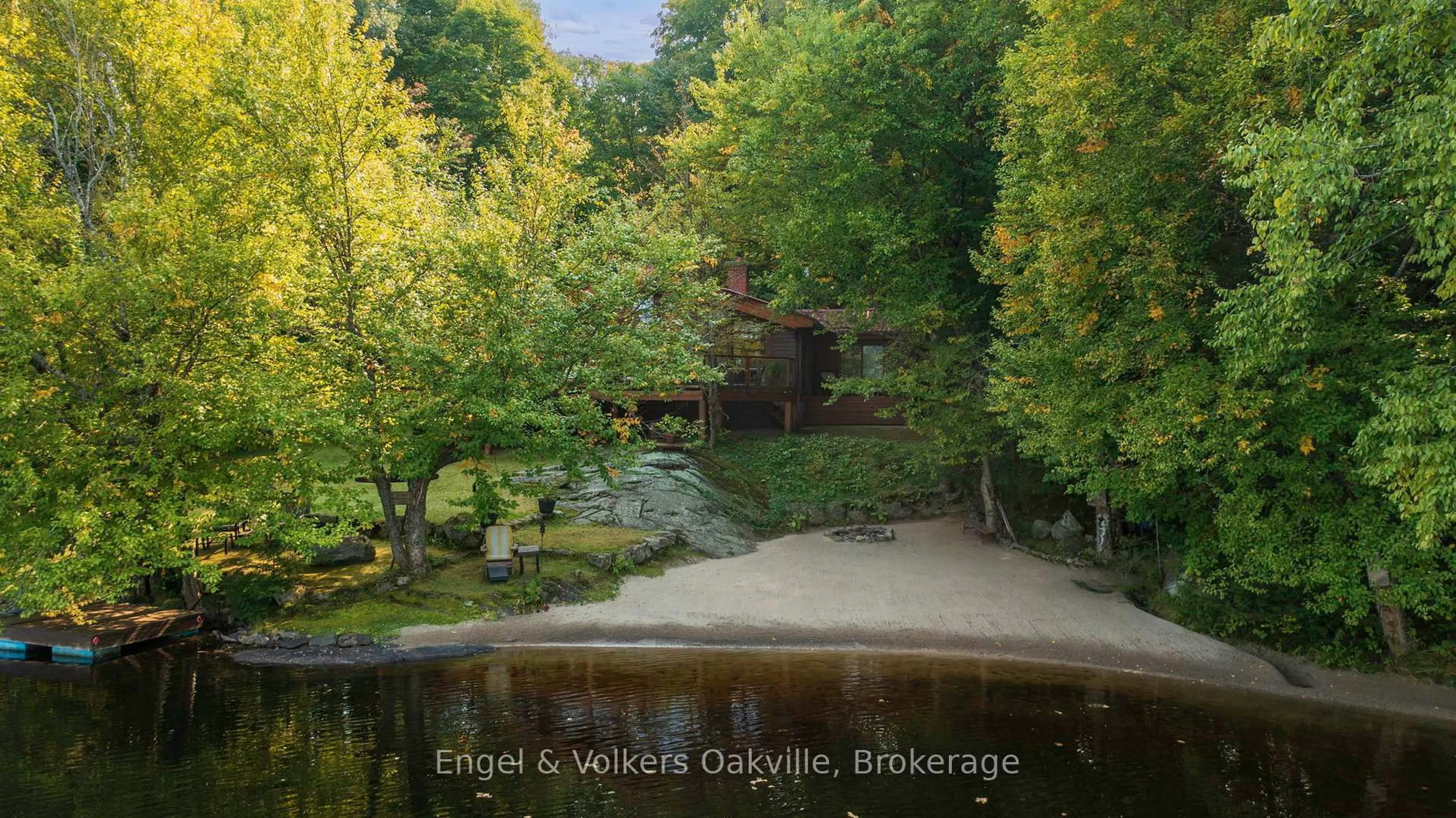 A pic from outside/outdoor area/front of a property/back of a property/a pic from drone, water/lake/river/ocean view for 87 Dayeo Dr, Georgian Bay Ontario P0C 1H0