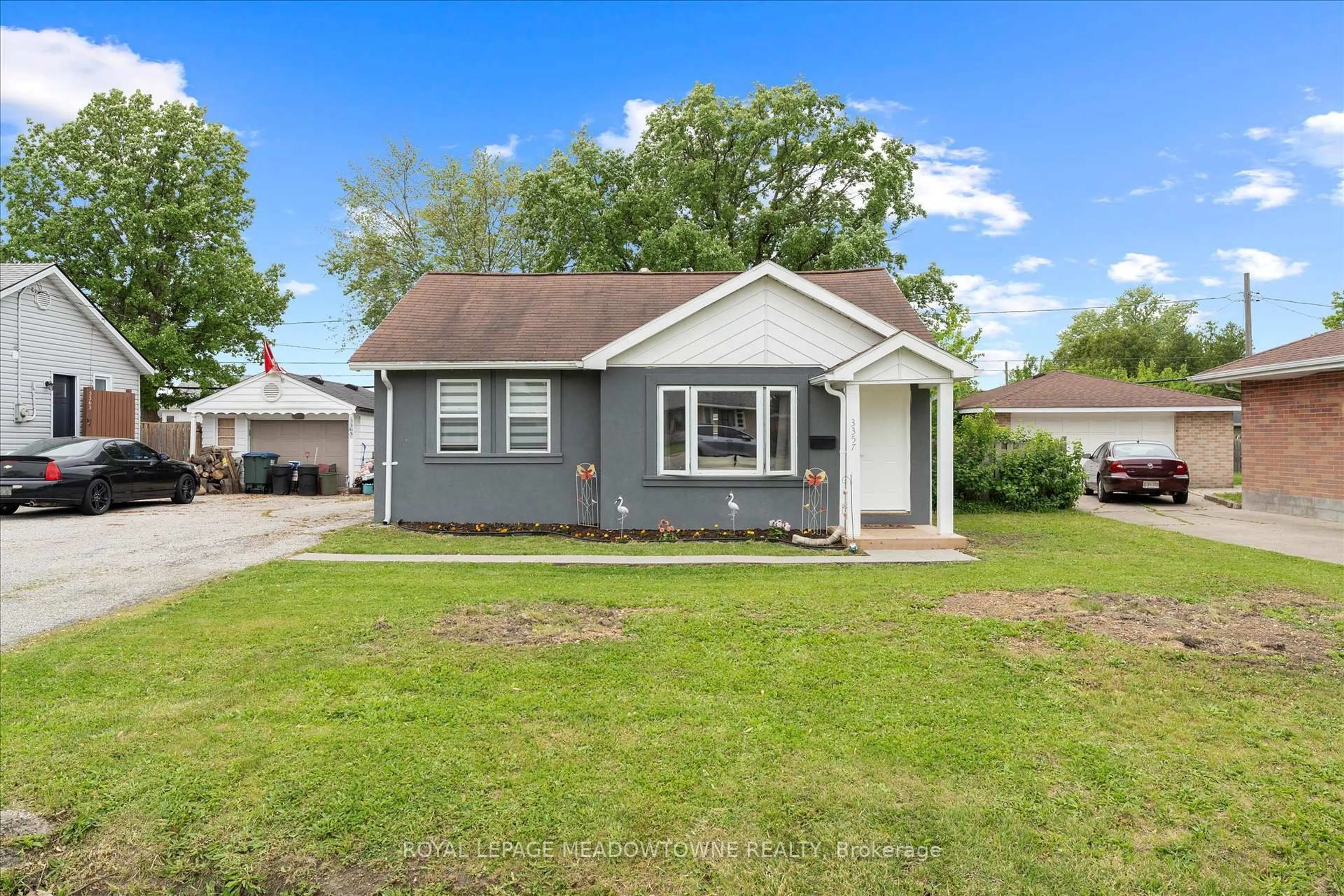 Home with vinyl exterior material, street for 3357 Bliss Rd, Windsor Ontario N8W 3B4