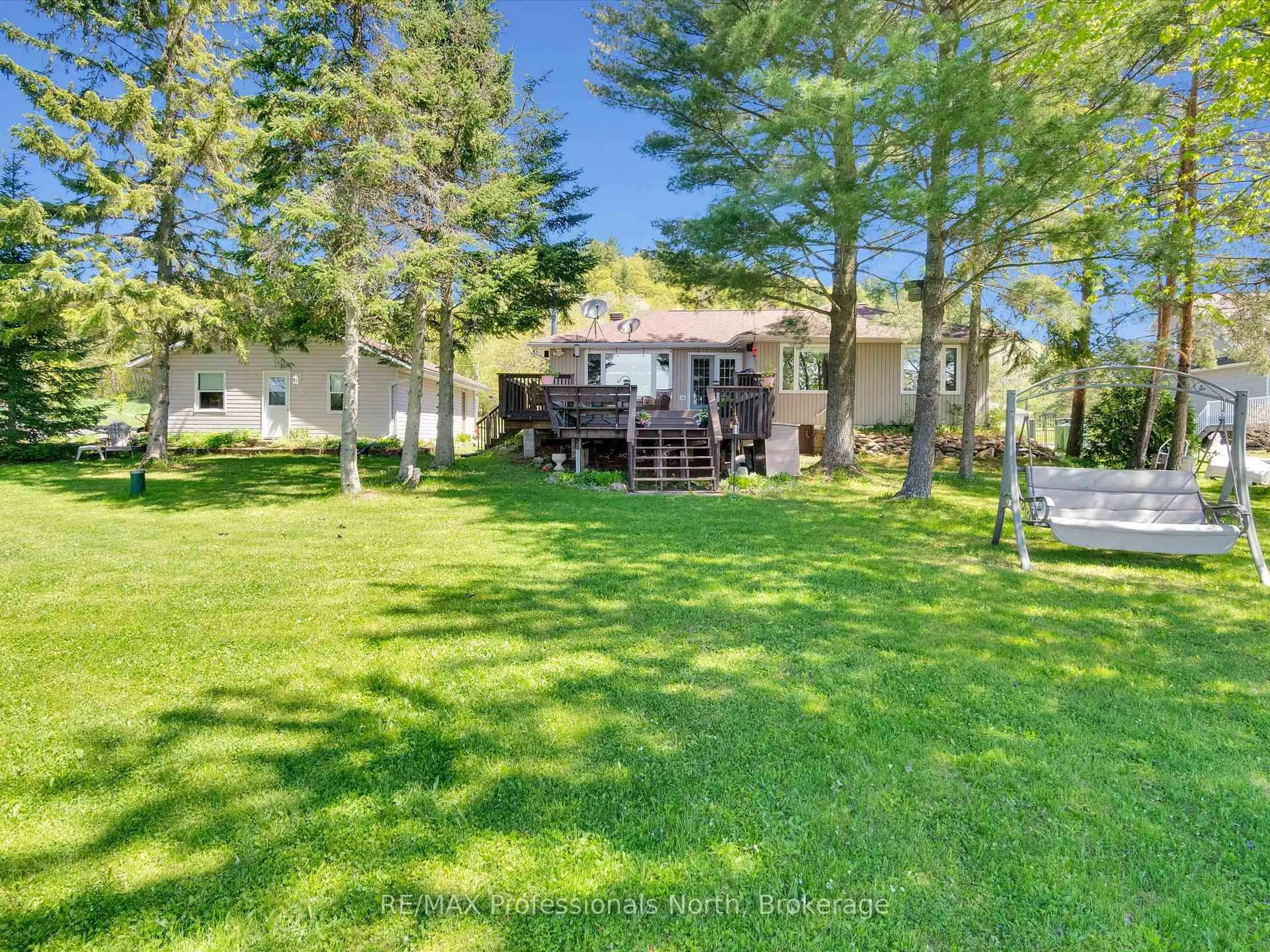 A pic from outside/outdoor area/front of a property/back of a property/a pic from drone, unknown for 1020 Cove Rd, Muskoka Lakes Ontario P0B 1M0