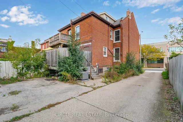 Primary image of 31 Wentworth St