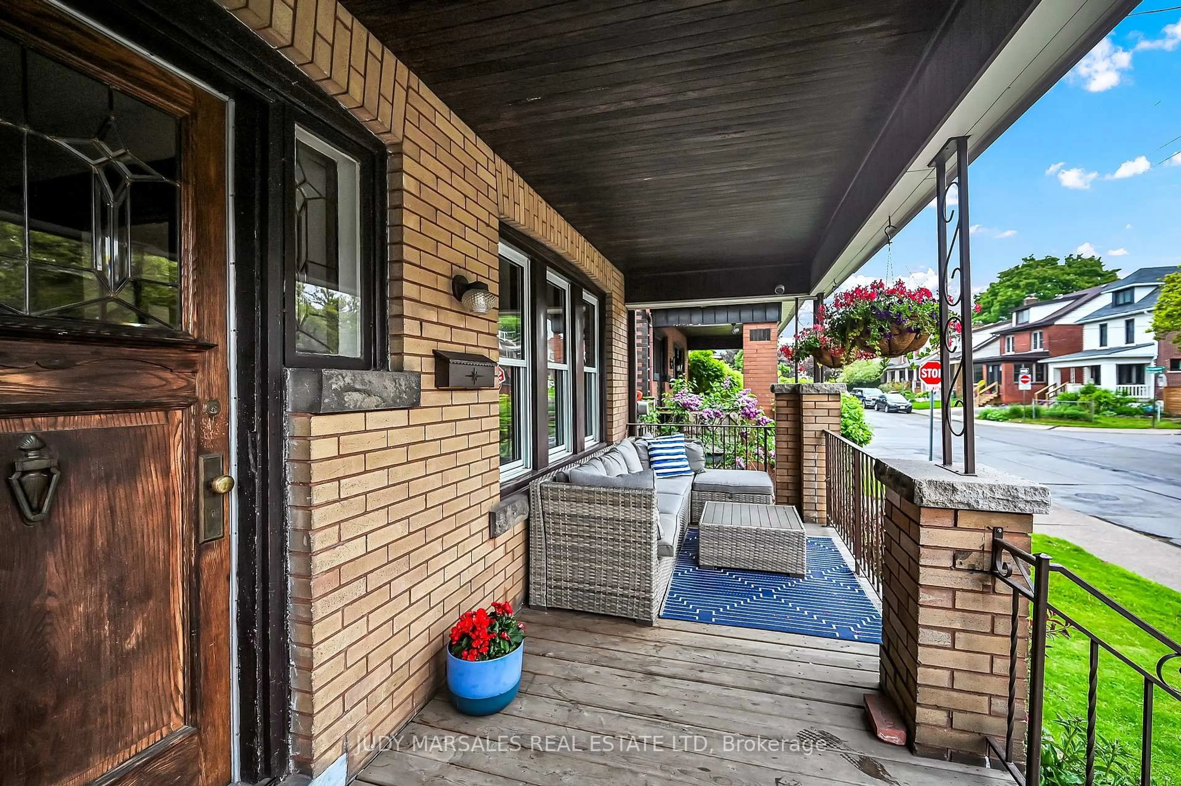 Patio, street for 62 Kensington Ave, Hamilton Ontario L8L 7N2